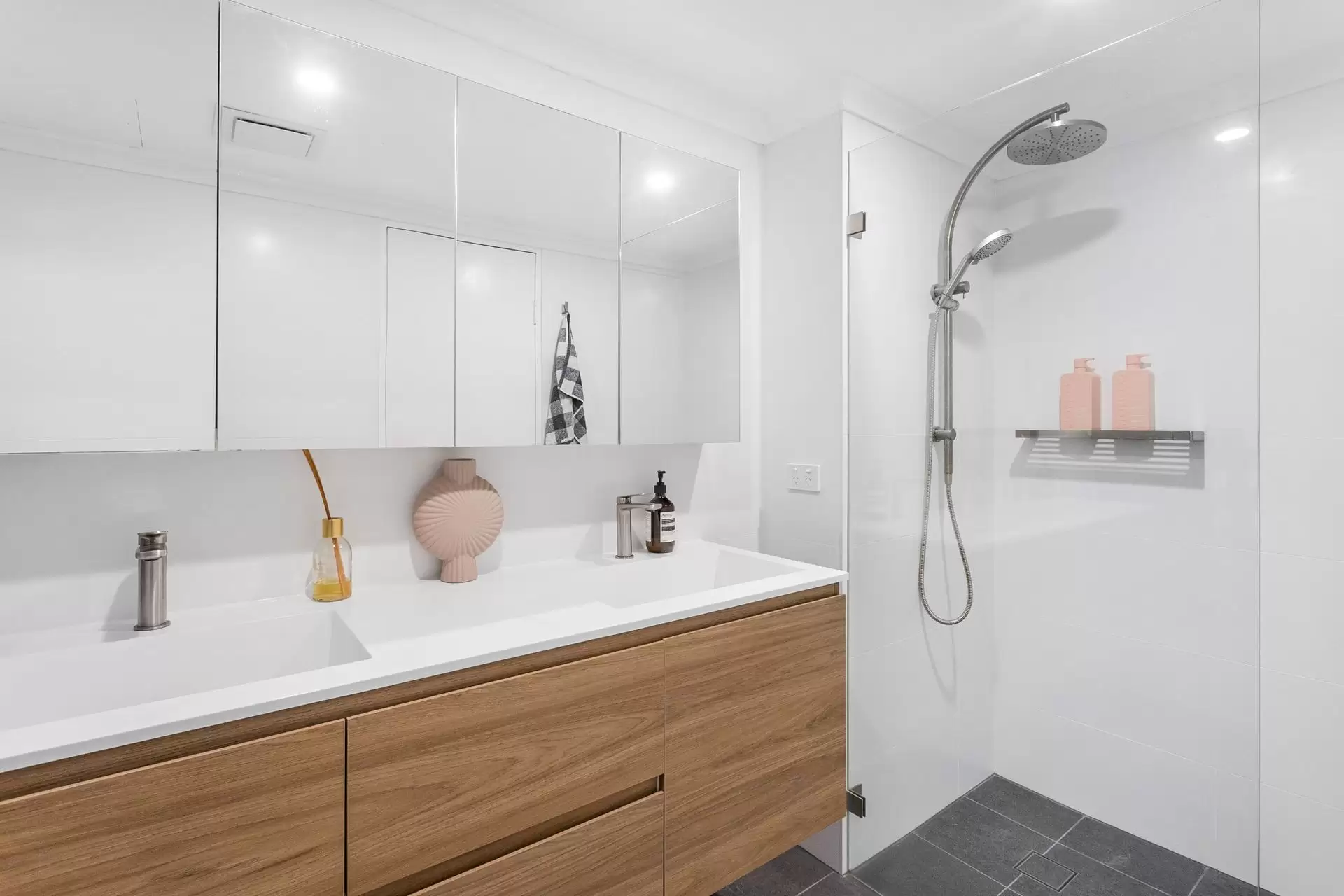 11/1A Robert Street, Artarmon Sold by Shead Property - image 1
