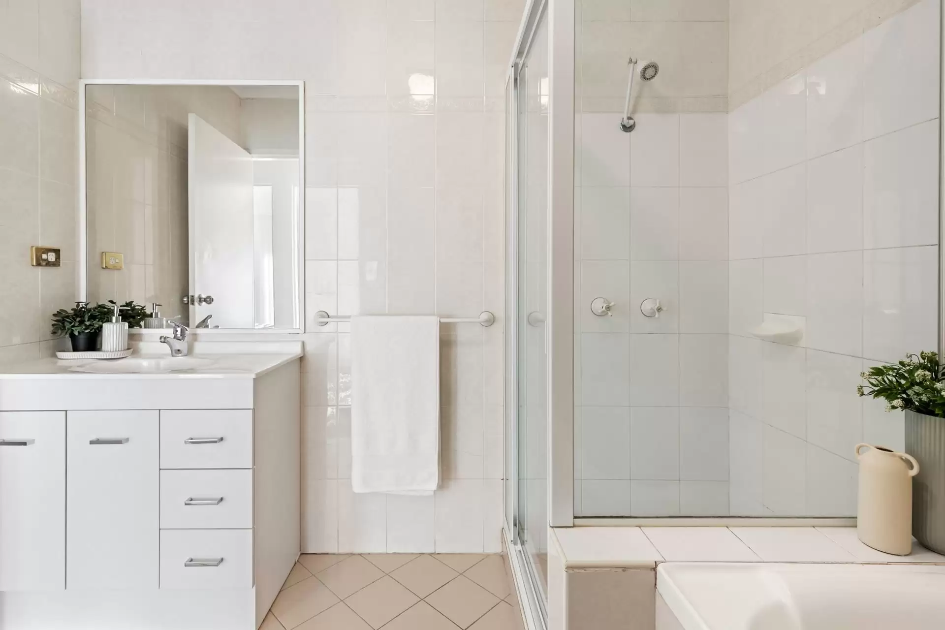 5/19 Milner Road, Artarmon Sold by Shead Property - image 1