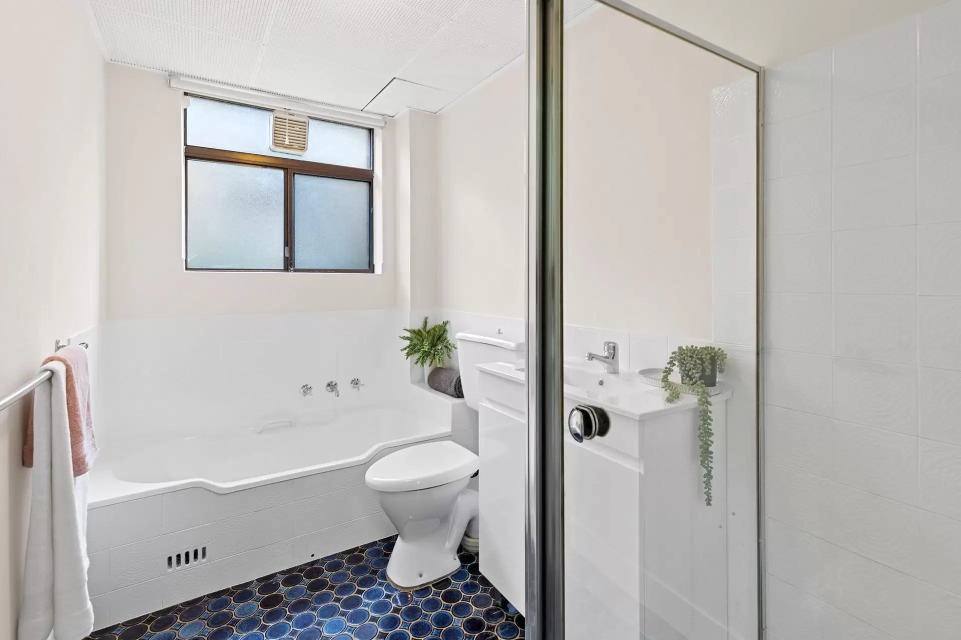 11/133-137 Burns Bay Road, Lane Cove Sold by Shead Property - image 1