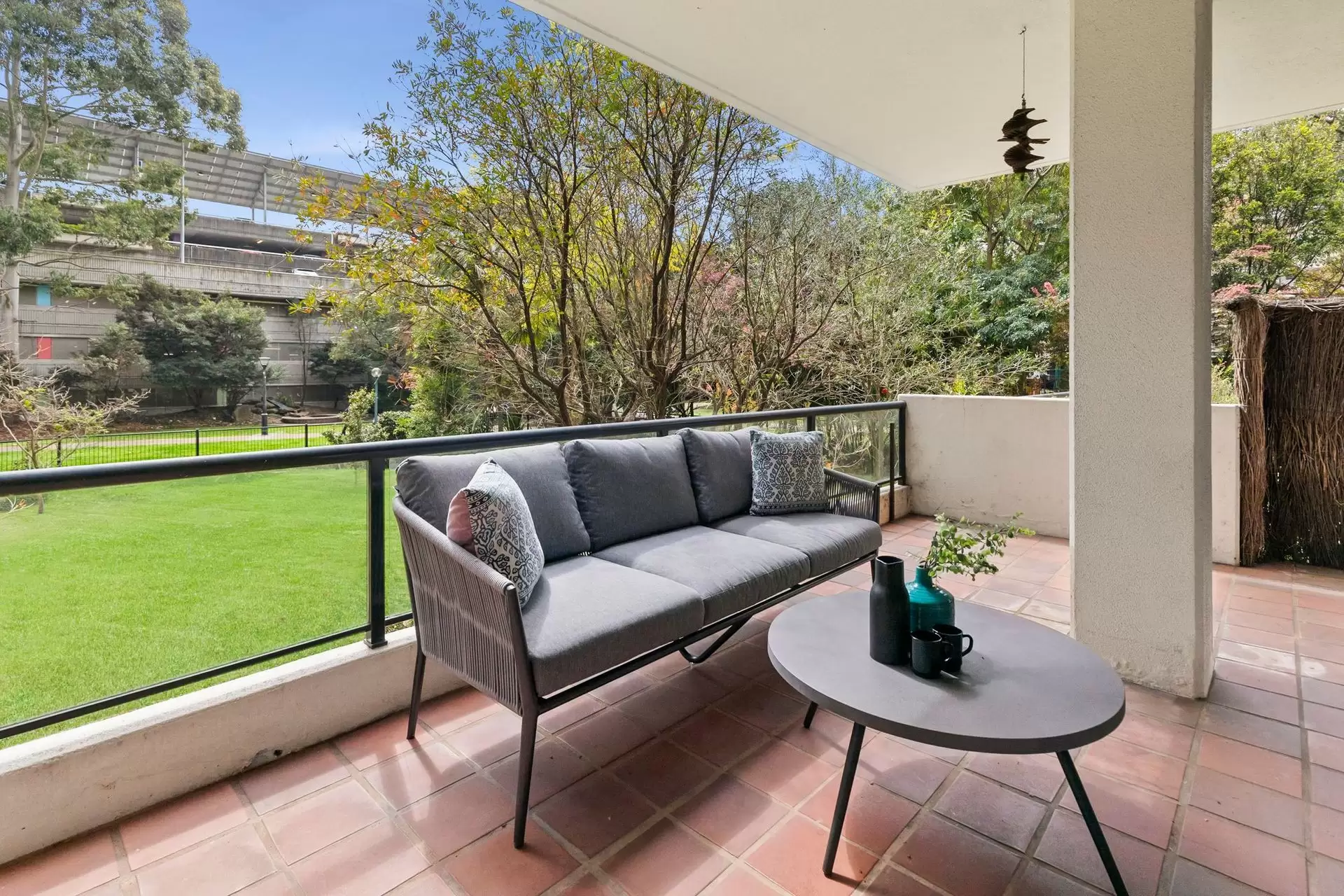 2/2 Parkside Lane, Chatswood Sold by Shead Property - image 1