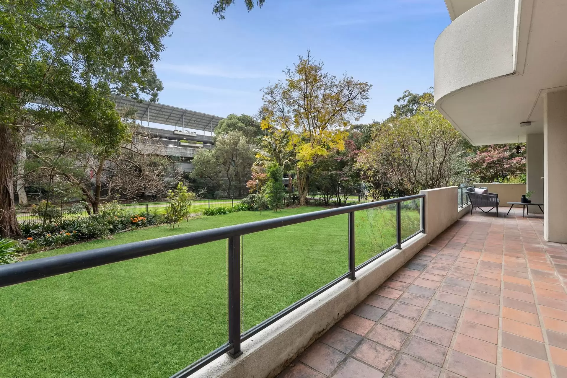 2/2 Parkside Lane, Chatswood Sold by Shead Property - image 1
