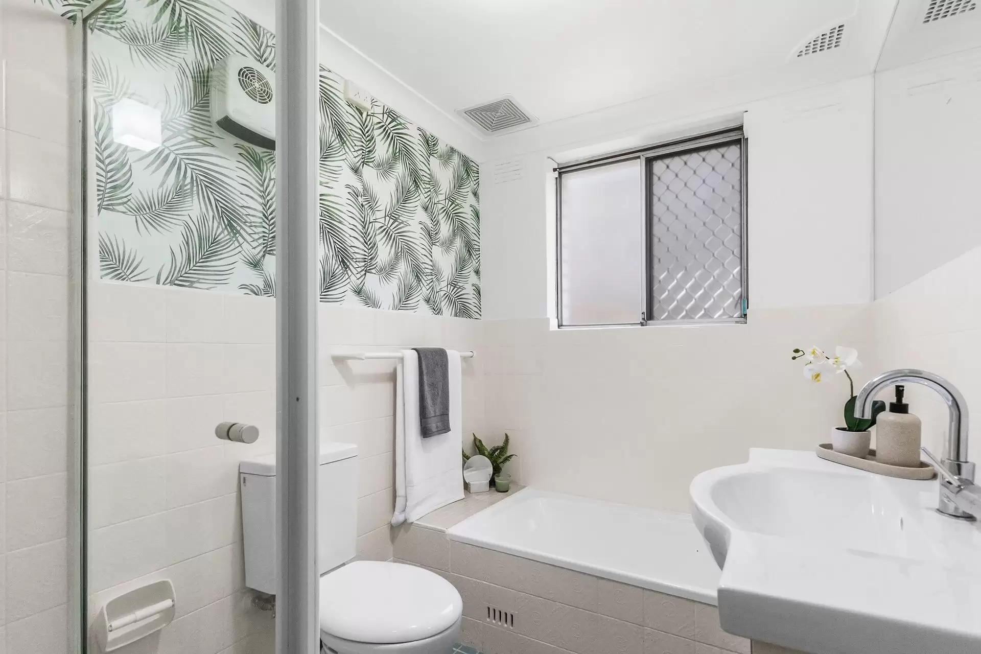 2/8 Brand Street, Artarmon Sold by Shead Property - image 1