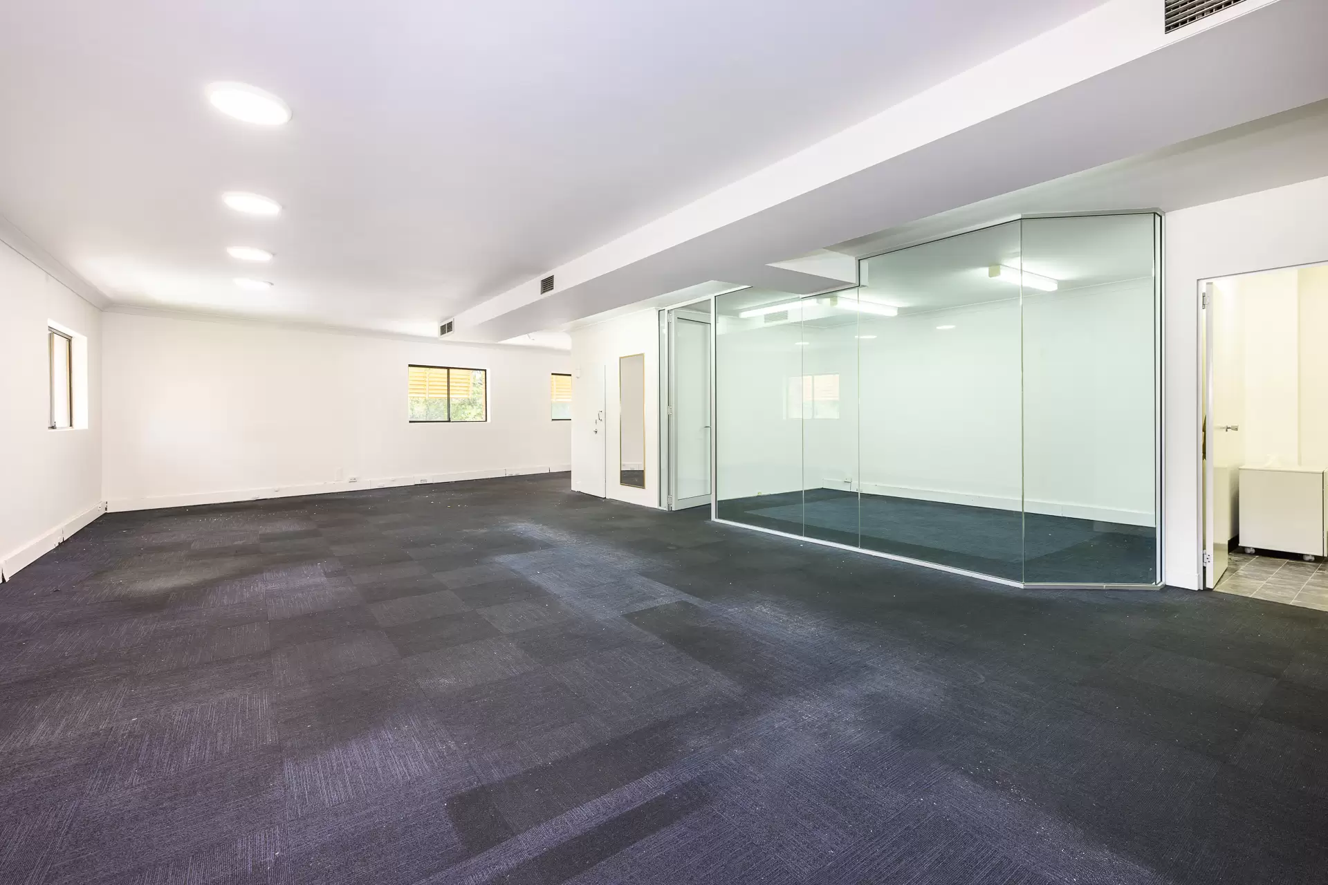 Gordon Leased by Shead Property - image 1
