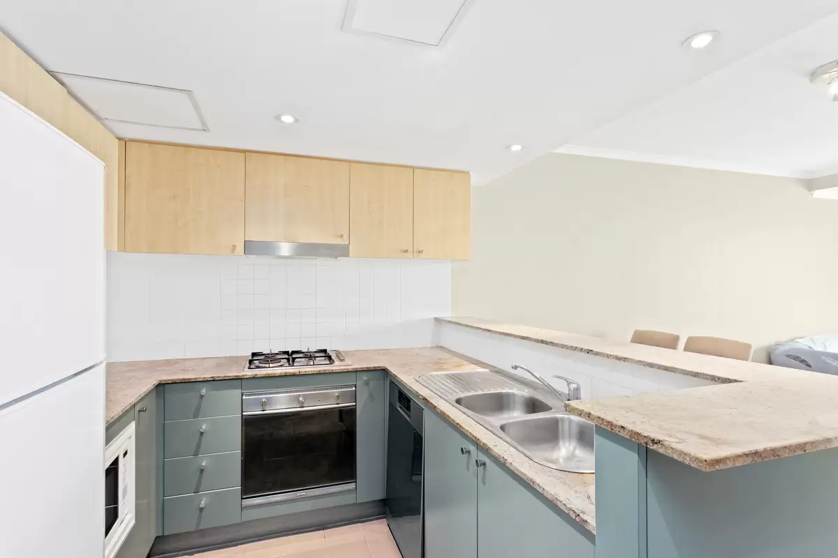 811/2B Help Street, Chatswood Sold by Shead Property - image 1