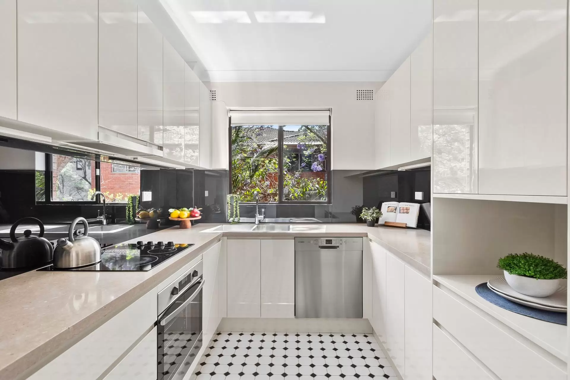 2/6 Benton Avenue, Artarmon Sold by Shead Property - image 1