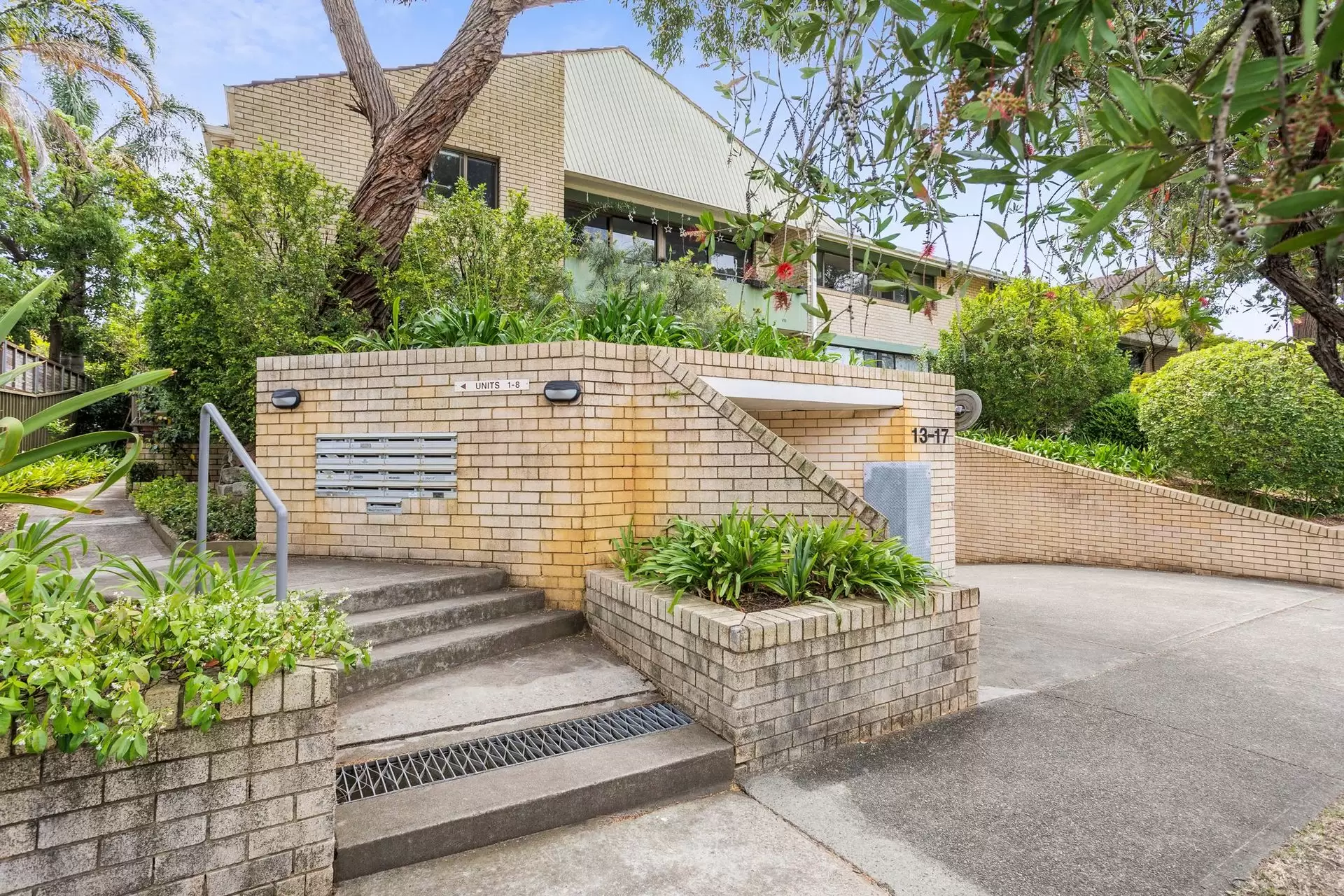 1/13-17 Clanwilliam Street, North Willoughby Sold by Shead Property - image 1
