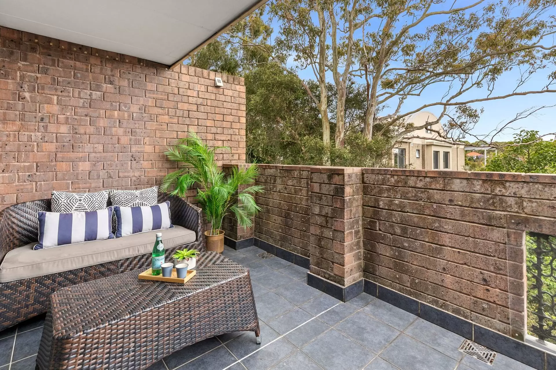 11/1 Robert Street, Artarmon Sold by Shead Property - image 1