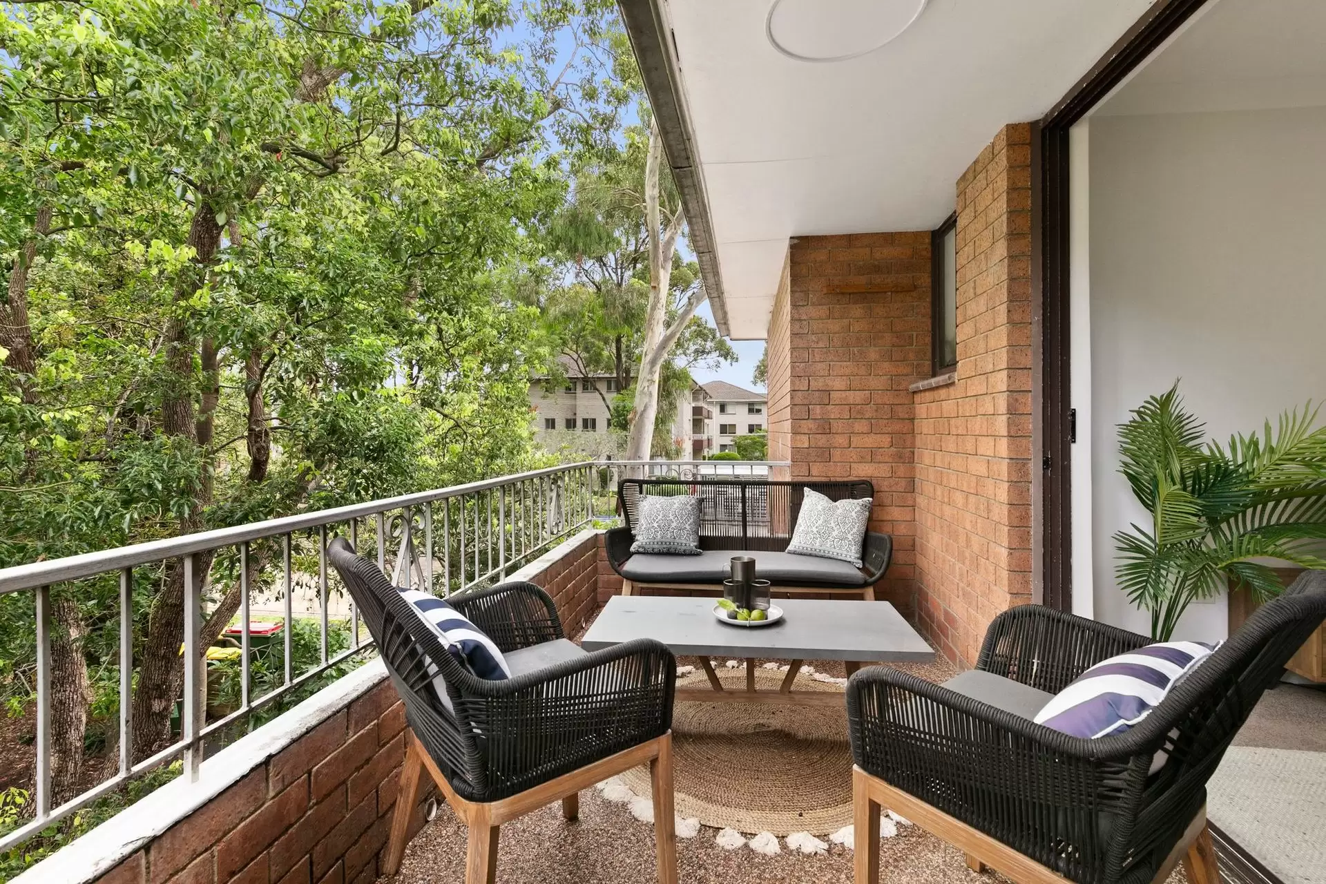17/6 Benton Avenue, Artarmon Sold by Shead Property - image 1