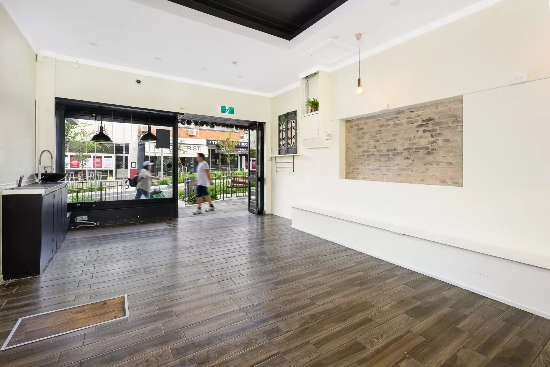 Gordon Leased by Shead Property - image 1