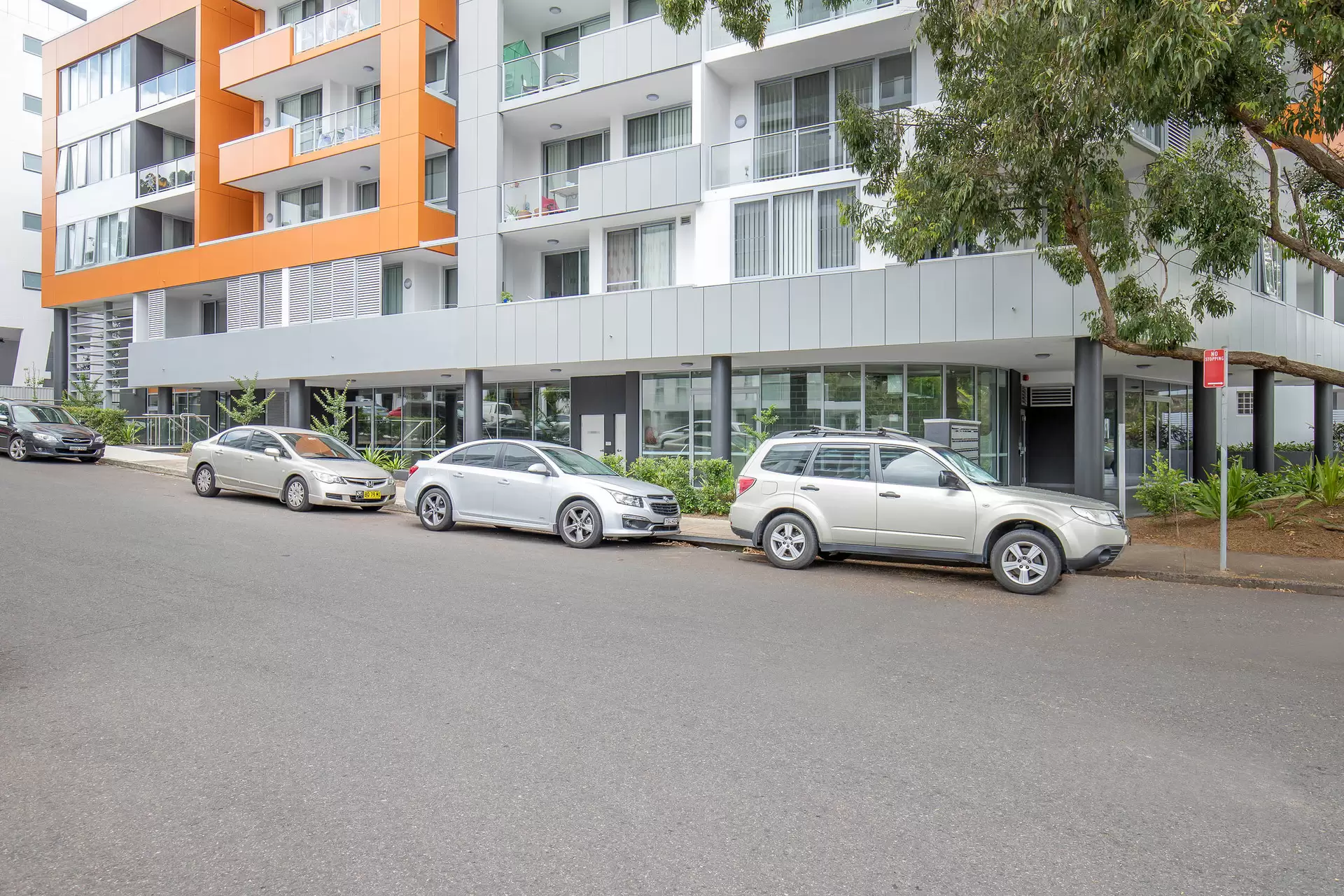 Gordon Leased by Shead Property - image 1