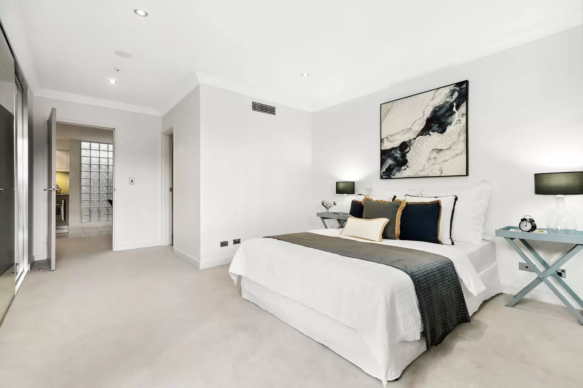 26/17 Septimus Street, Chatswood Sold by Shead Property - image 1