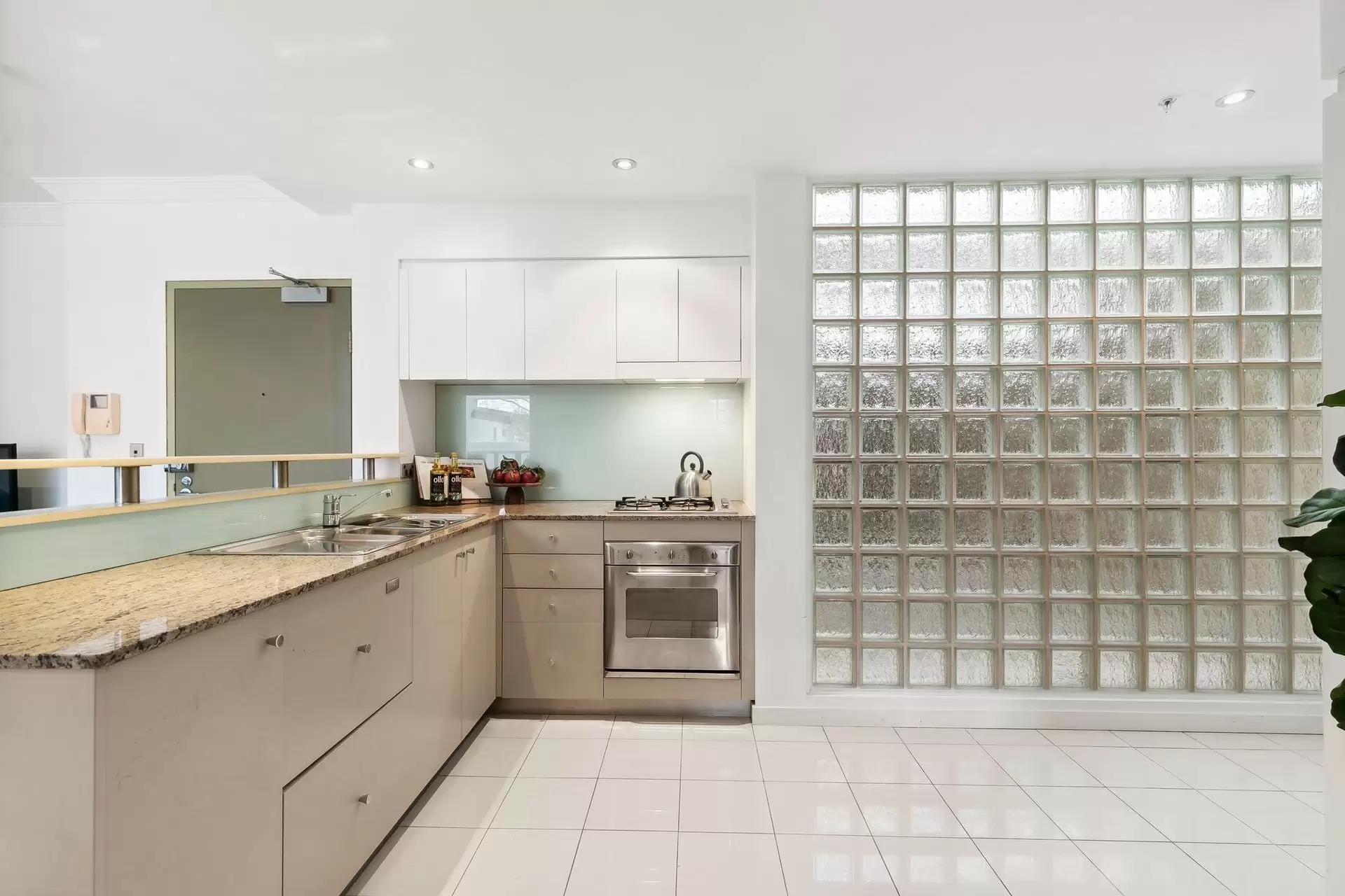 26/17 Septimus Street, Chatswood Sold by Shead Property - image 1