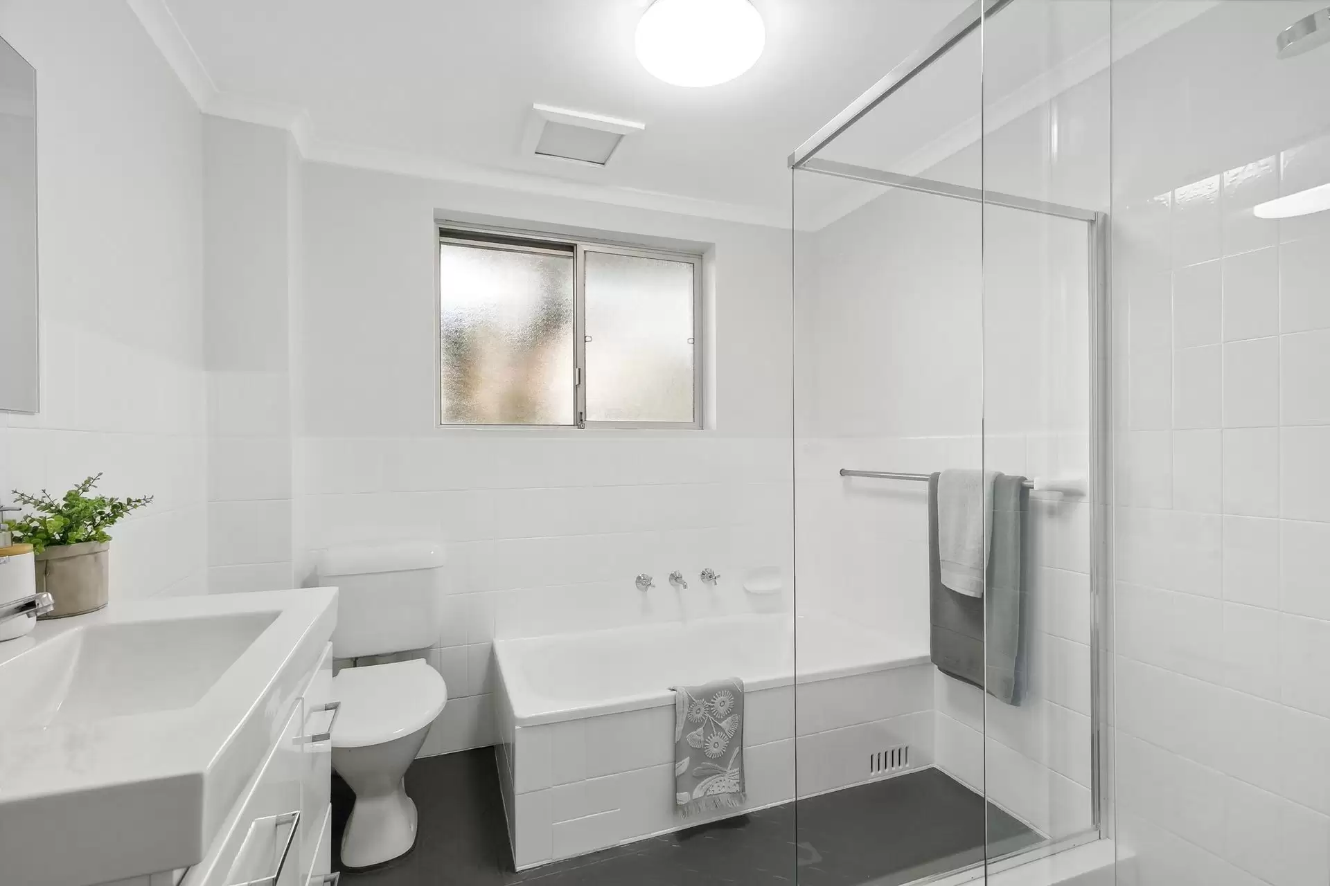 23/3 McMillan Road, Artarmon Sold by Shead Property - image 1