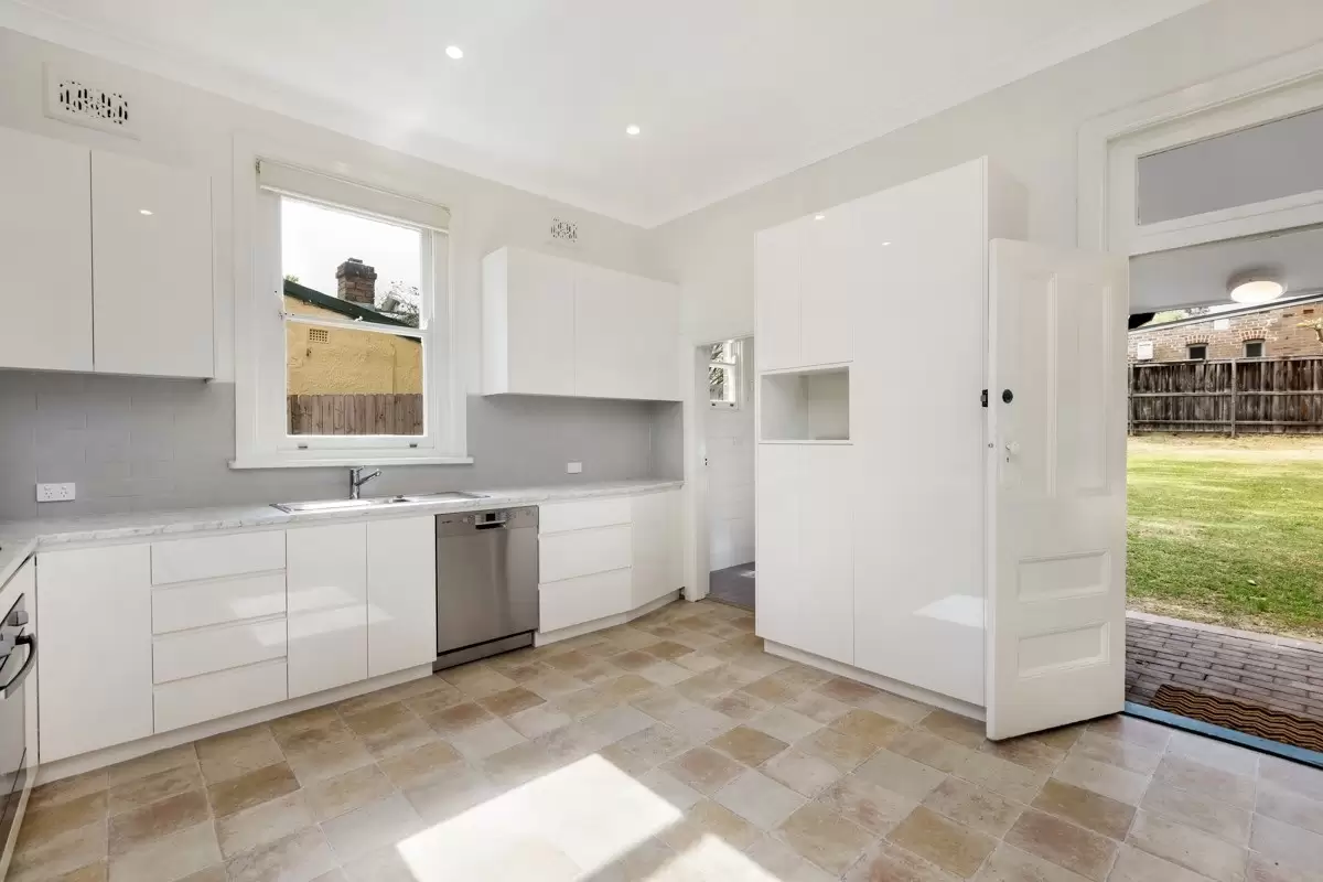 Chatswood Leased by Shead Property - image 1