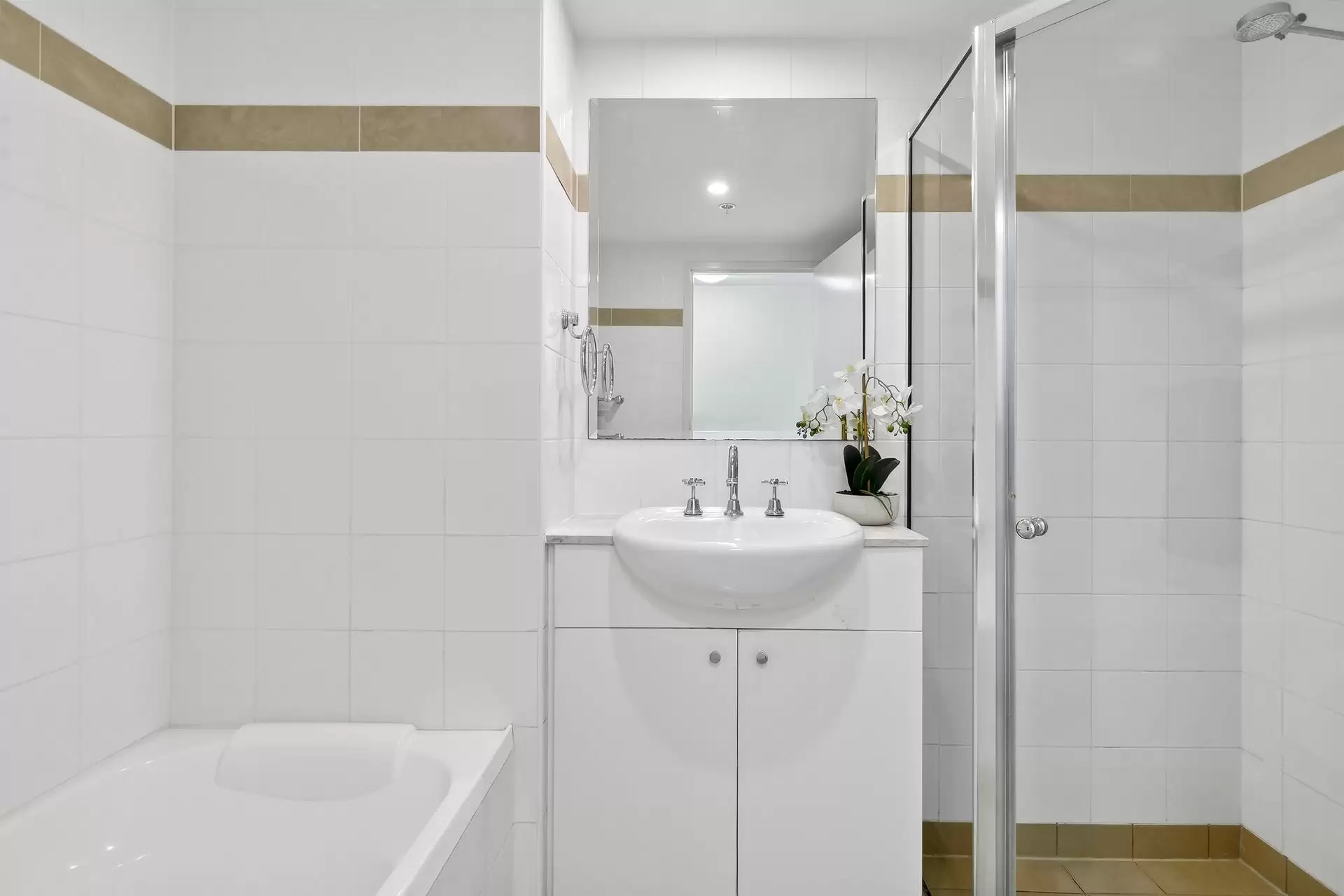 1805/2A Help Street, Chatswood Sold by Shead Property - image 1
