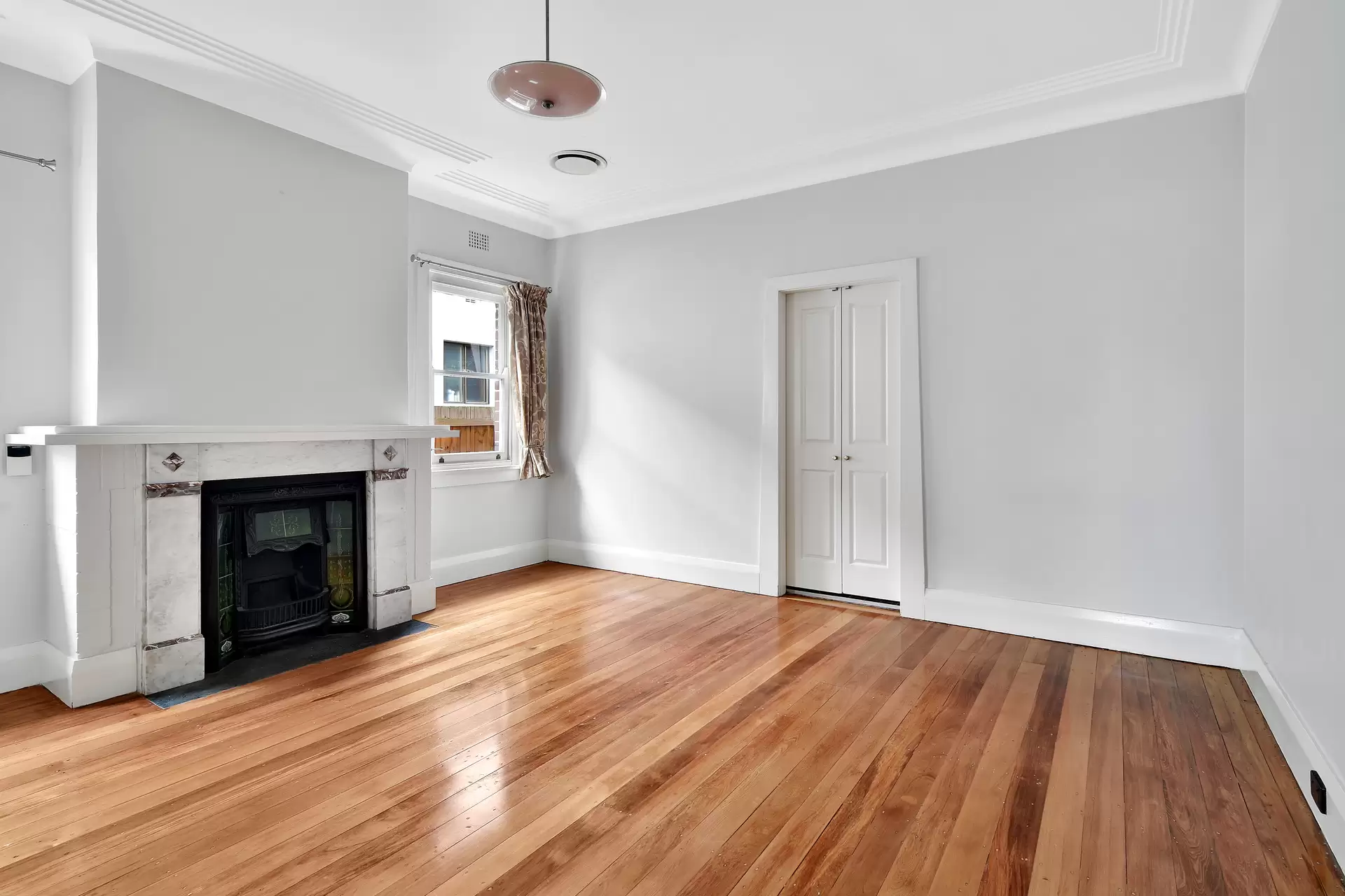 Willoughby Leased by Shead Property - image 1
