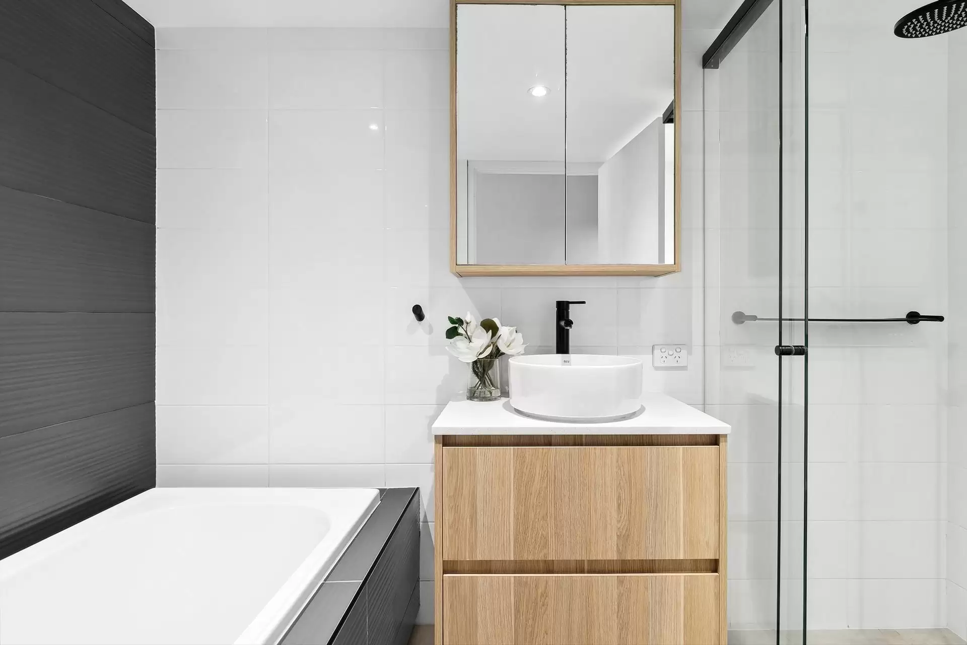 25/1 Broughton Road, Artarmon Sold by Shead Property - image 1