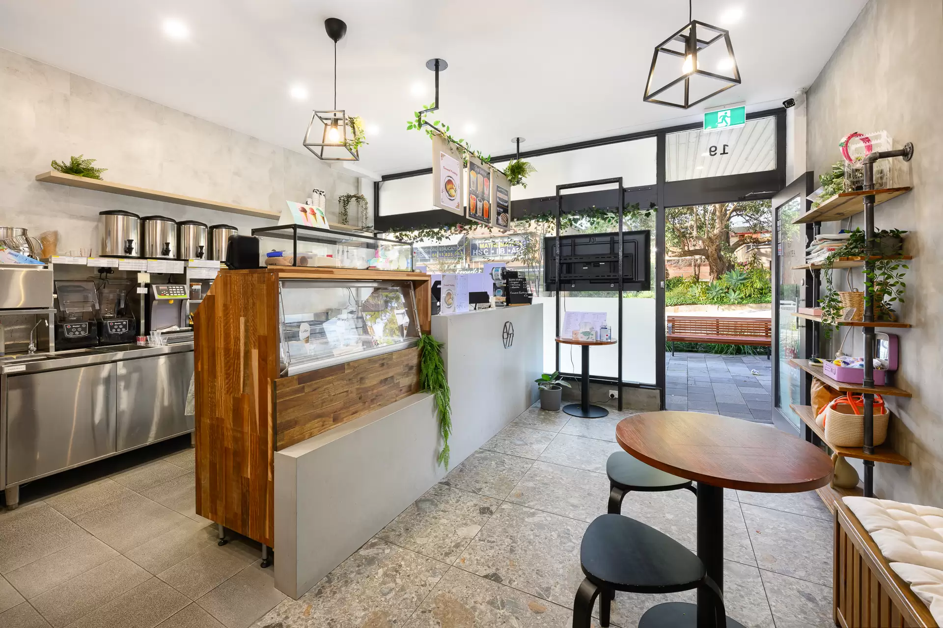 Gordon Leased by Shead Property - image 1