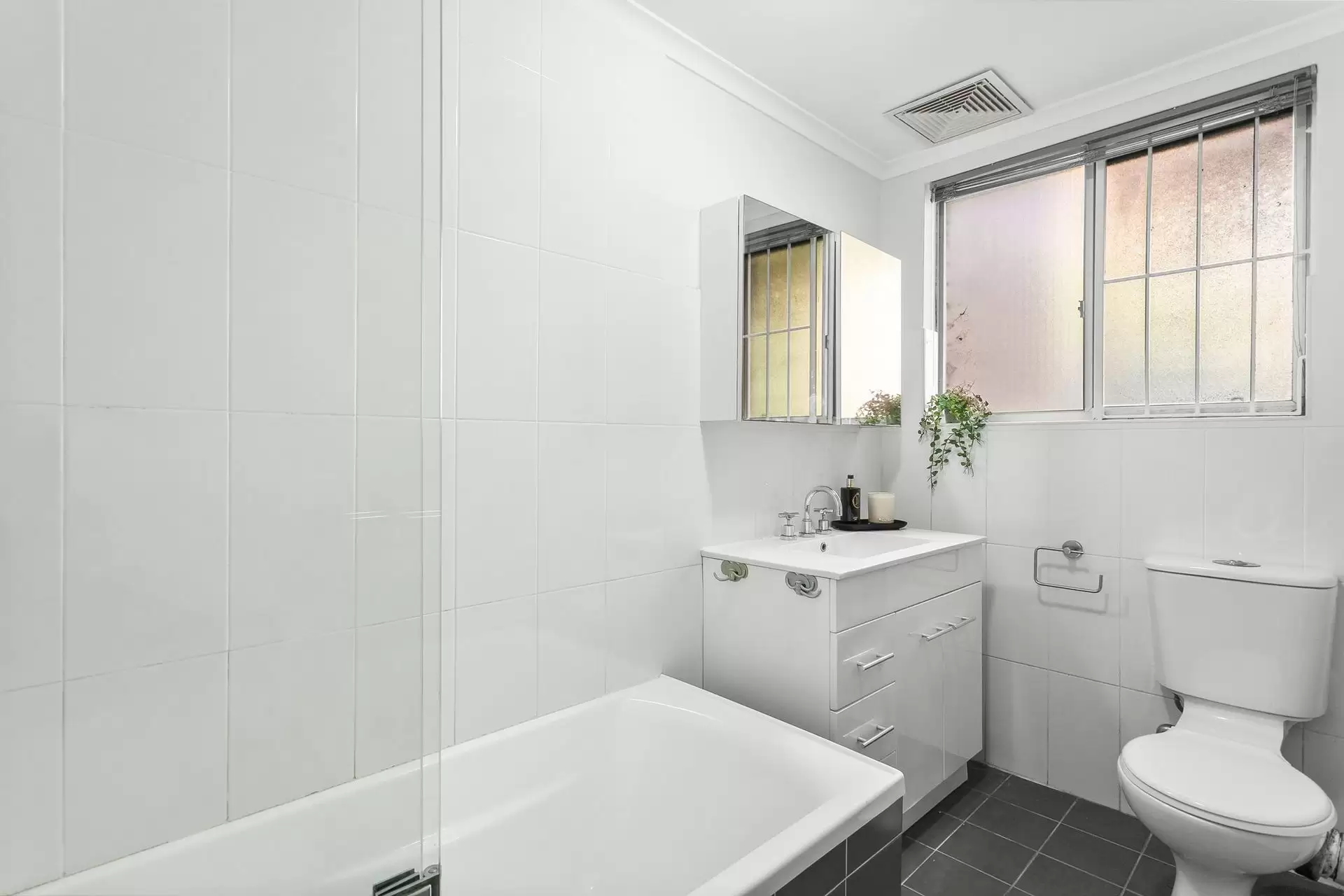 5/2 McMillan Road, Artarmon Sold by Shead Property - image 1