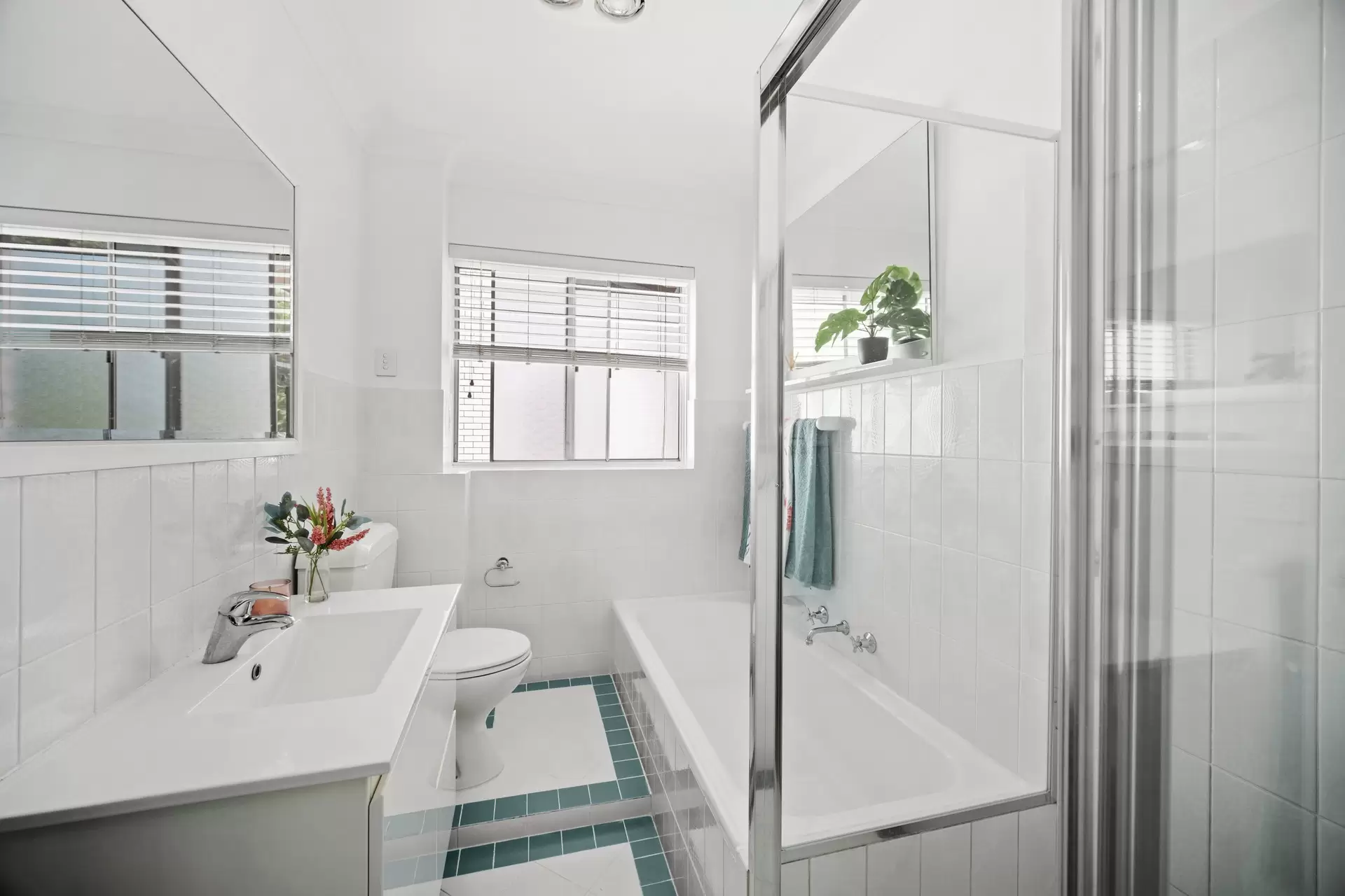 16/2-6 Bowen Street, Chatswood Sold by Shead Property - image 1