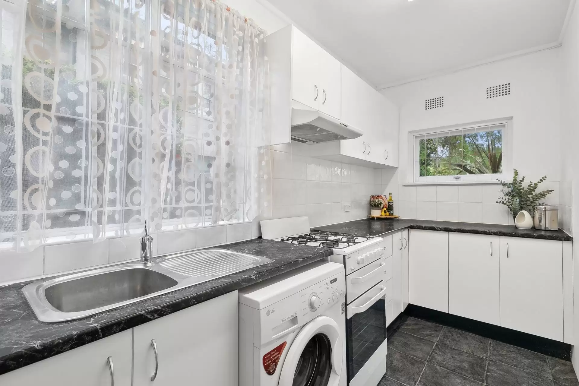 1/142 Hampden Road, Artarmon Sold by Shead Property - image 1