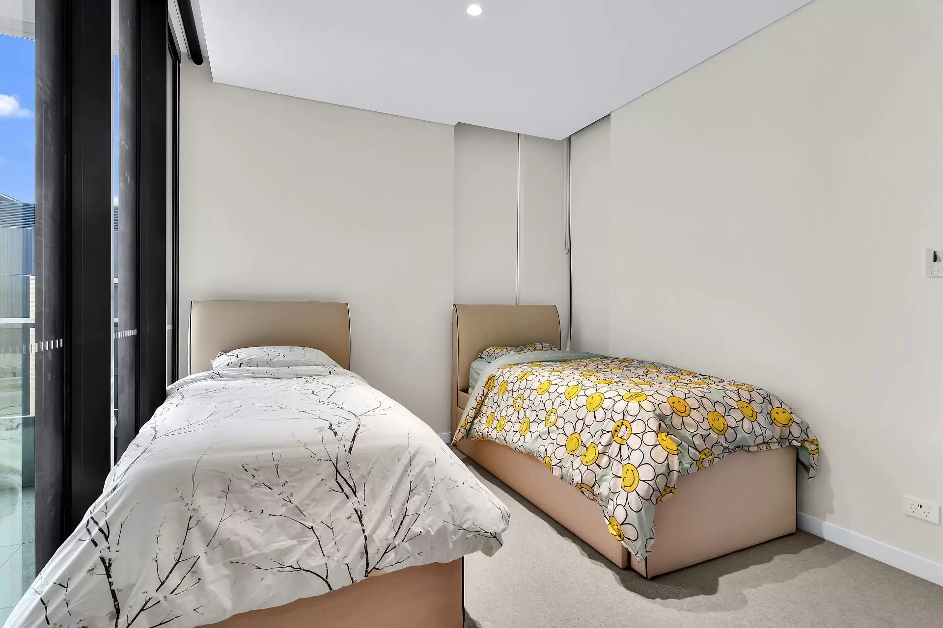 Willoughby Leased by Shead Property - image 1