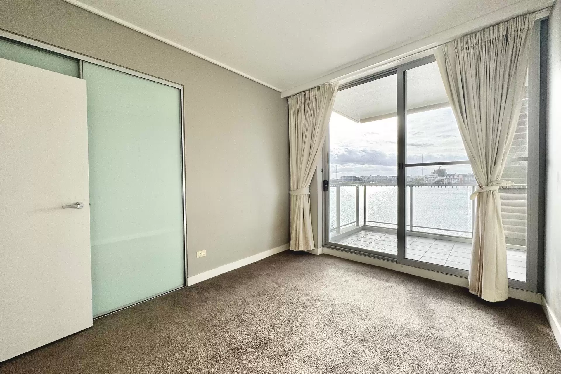 Rhodes Leased by Shead Property - image 1