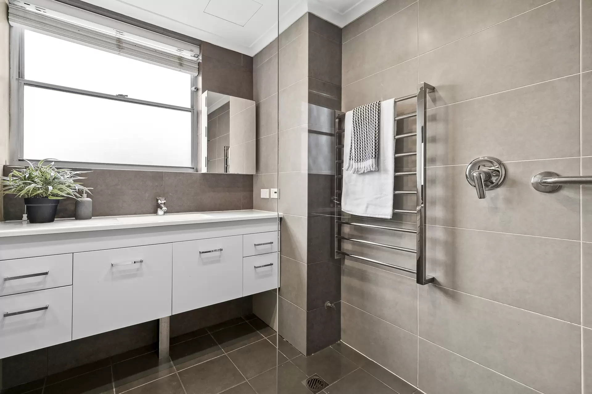 Cremorne Leased by Shead Property - image 1