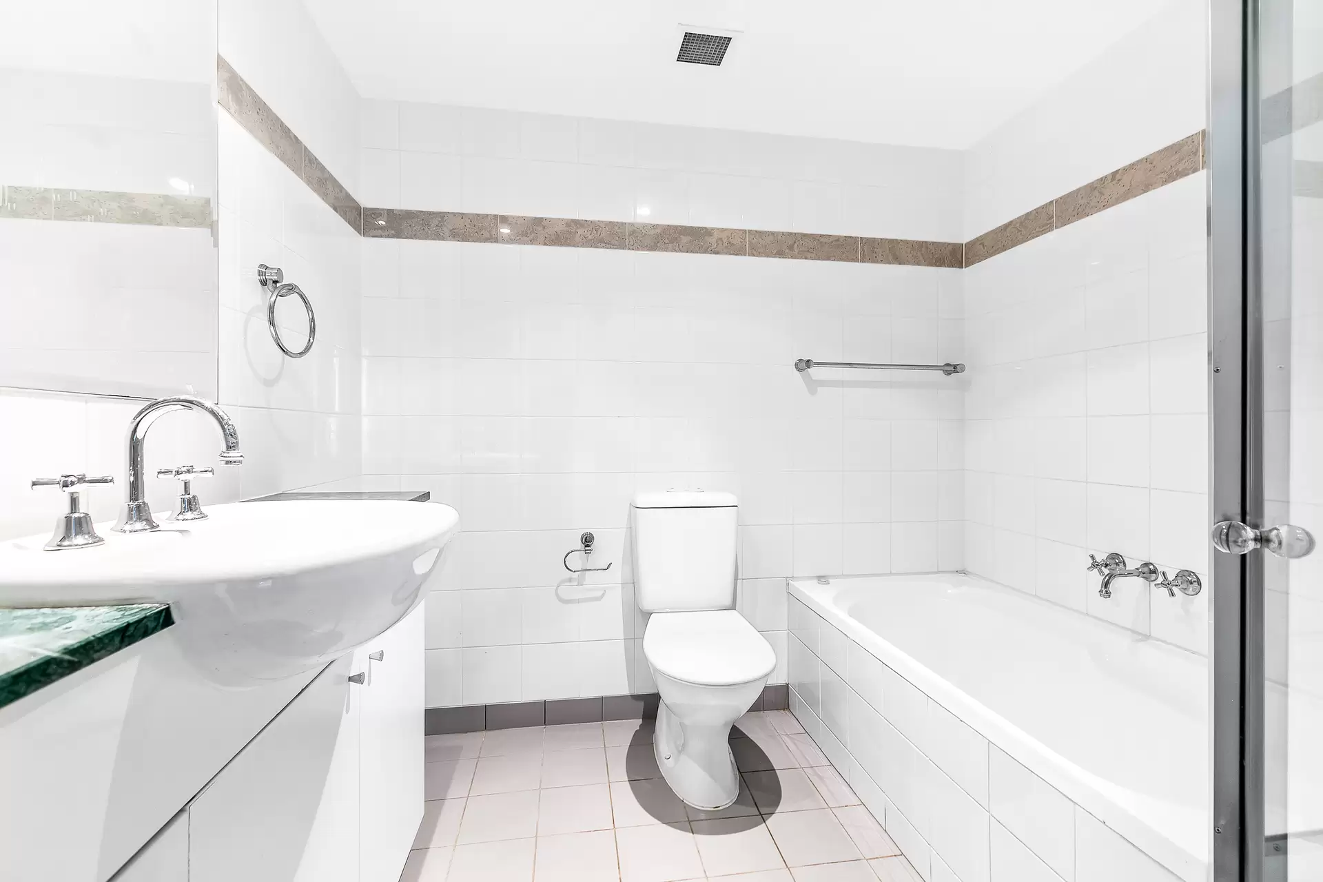 Chatswood Leased by Shead Property - image 1