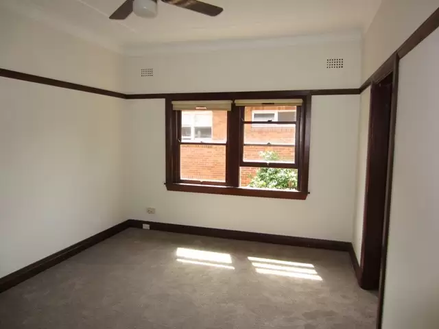 Gordon Leased by Shead Property - image 1