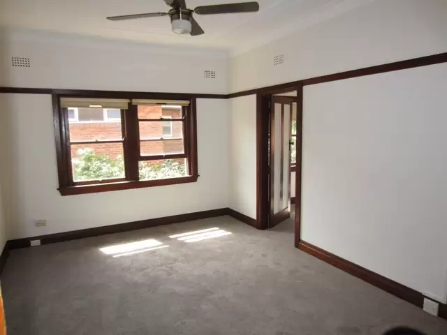 Gordon Leased by Shead Property - image 1
