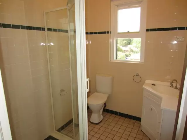 Gordon Leased by Shead Property - image 1