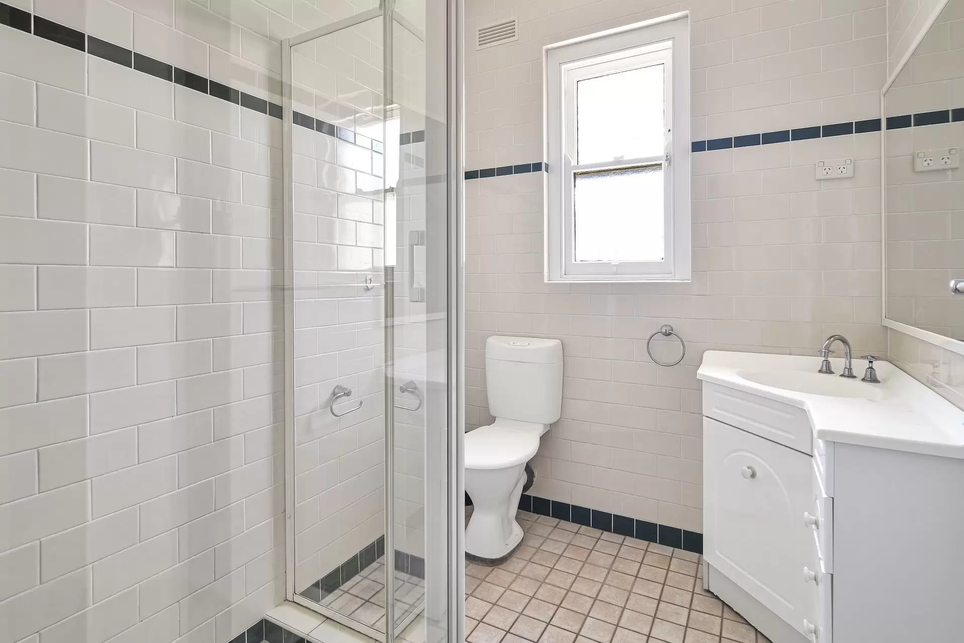Gordon Leased by Shead Property - image 1