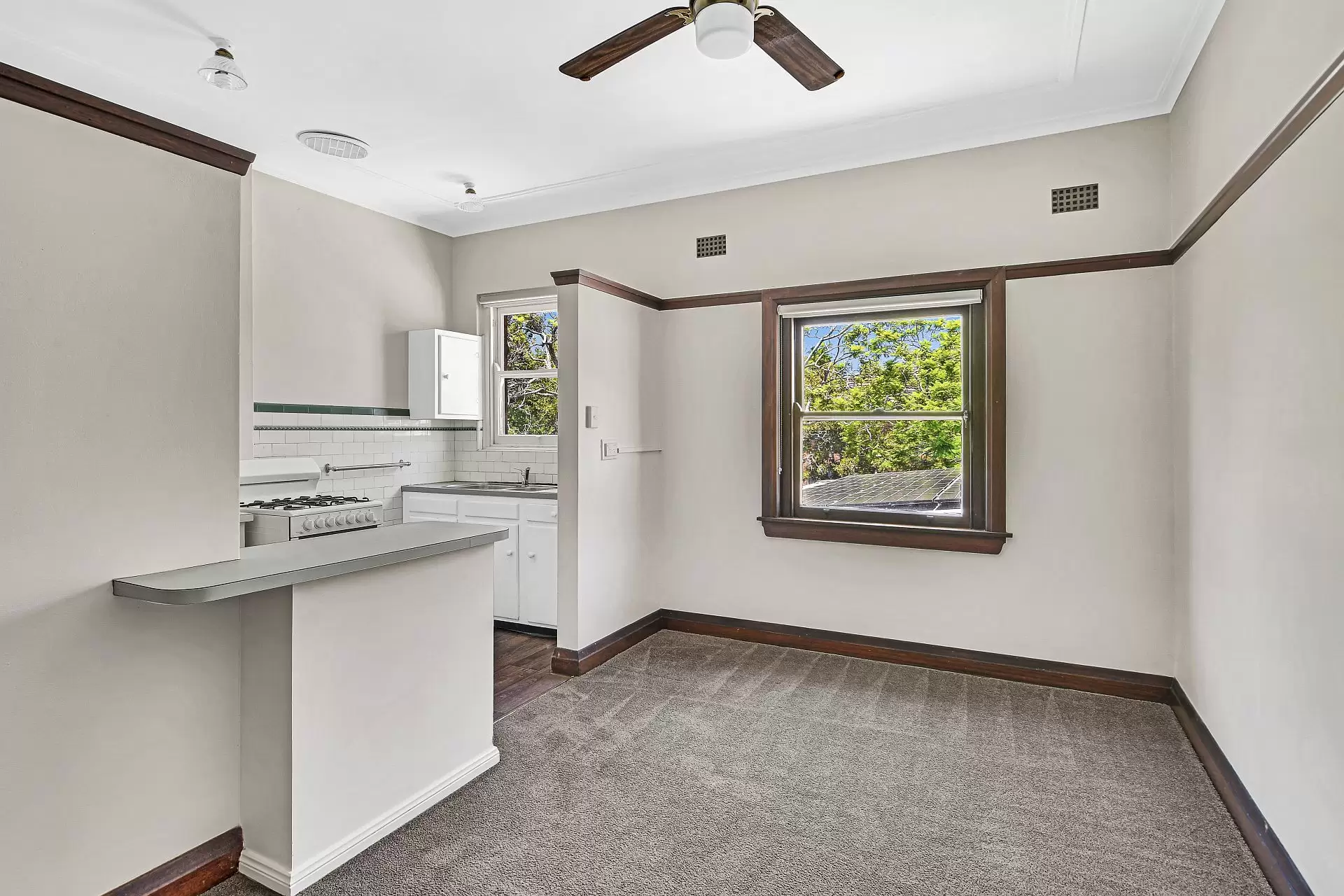 Gordon Leased by Shead Property - image 1