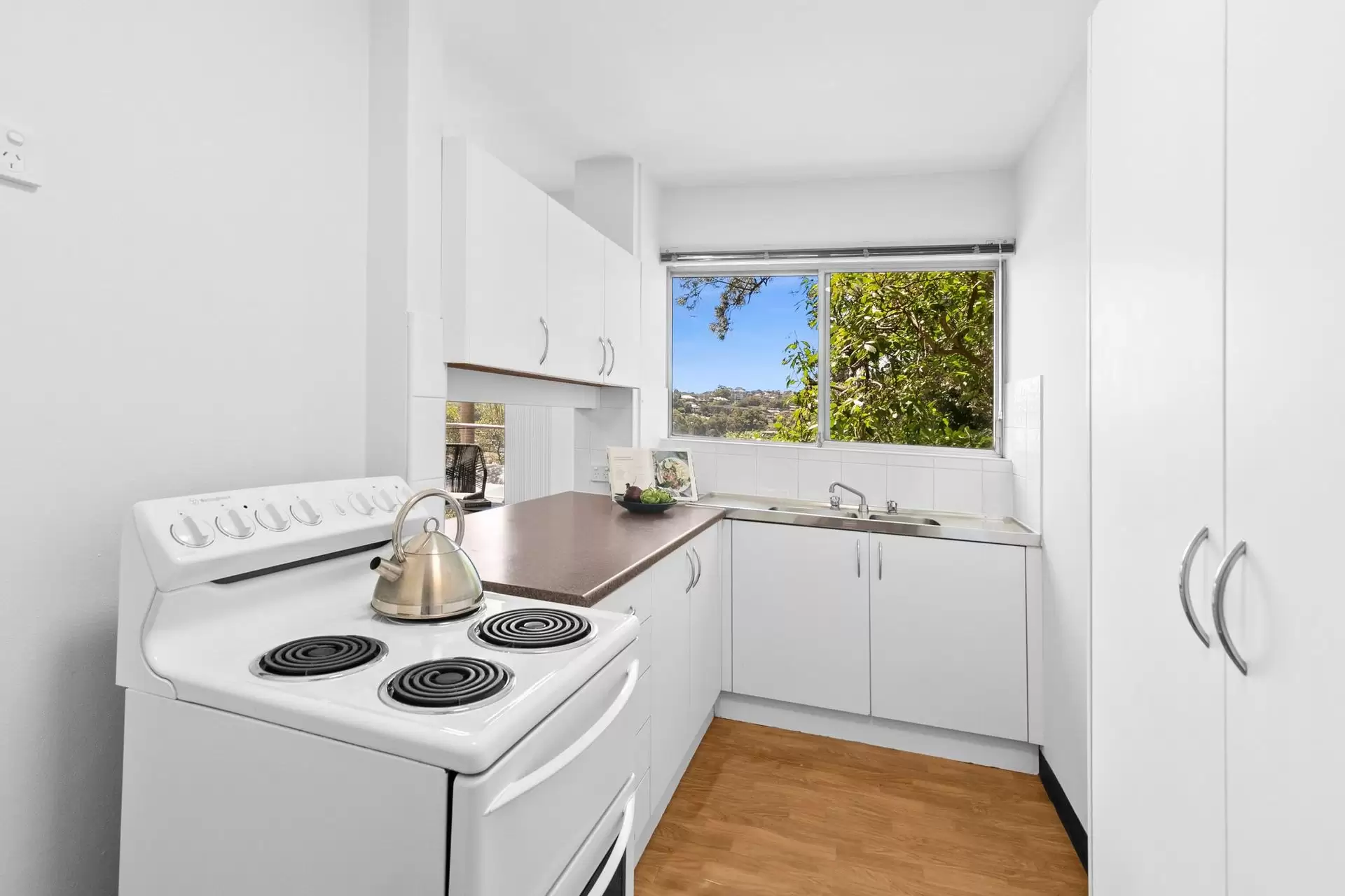 10/4 Munro Street, McMahons Point Sold by Shead Property - image 1