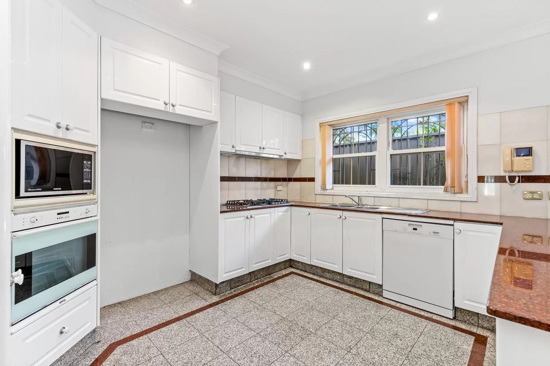 Chatswood Leased by Shead Property - image 1