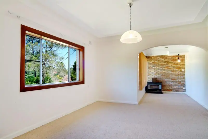 20 Fairlight Avenue, Killara Sold by Shead Property - image 1