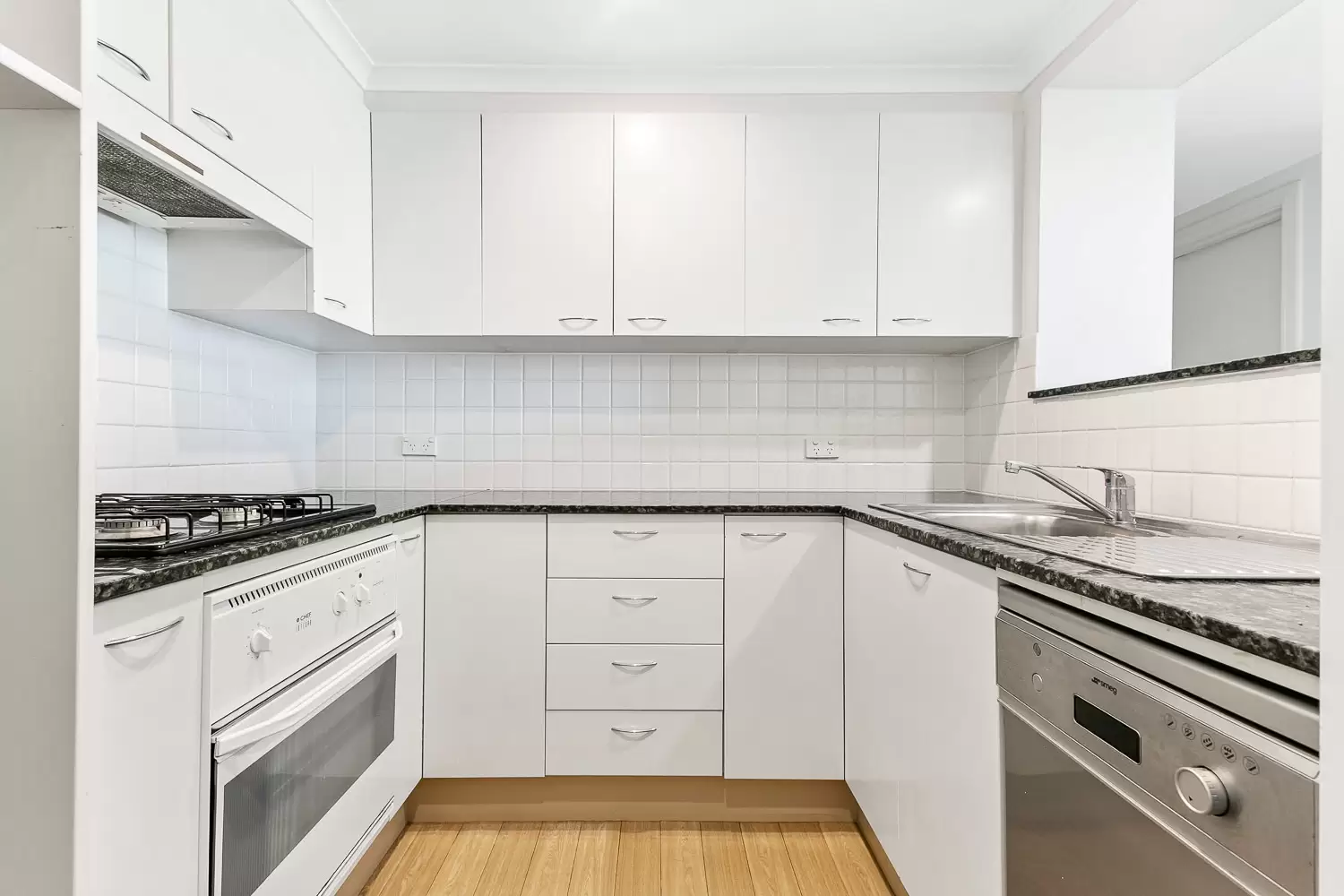 Chatswood Leased by Shead Property - image 1