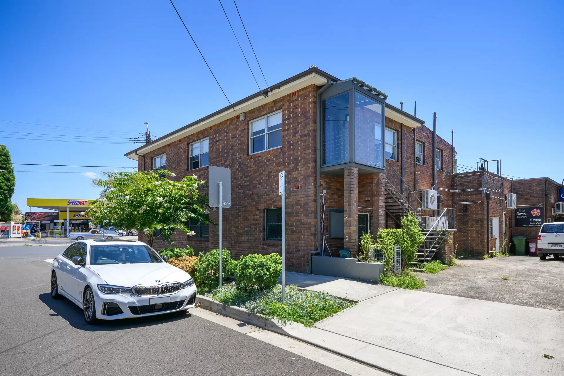 Roseville Chase Leased by Shead Property - image 1