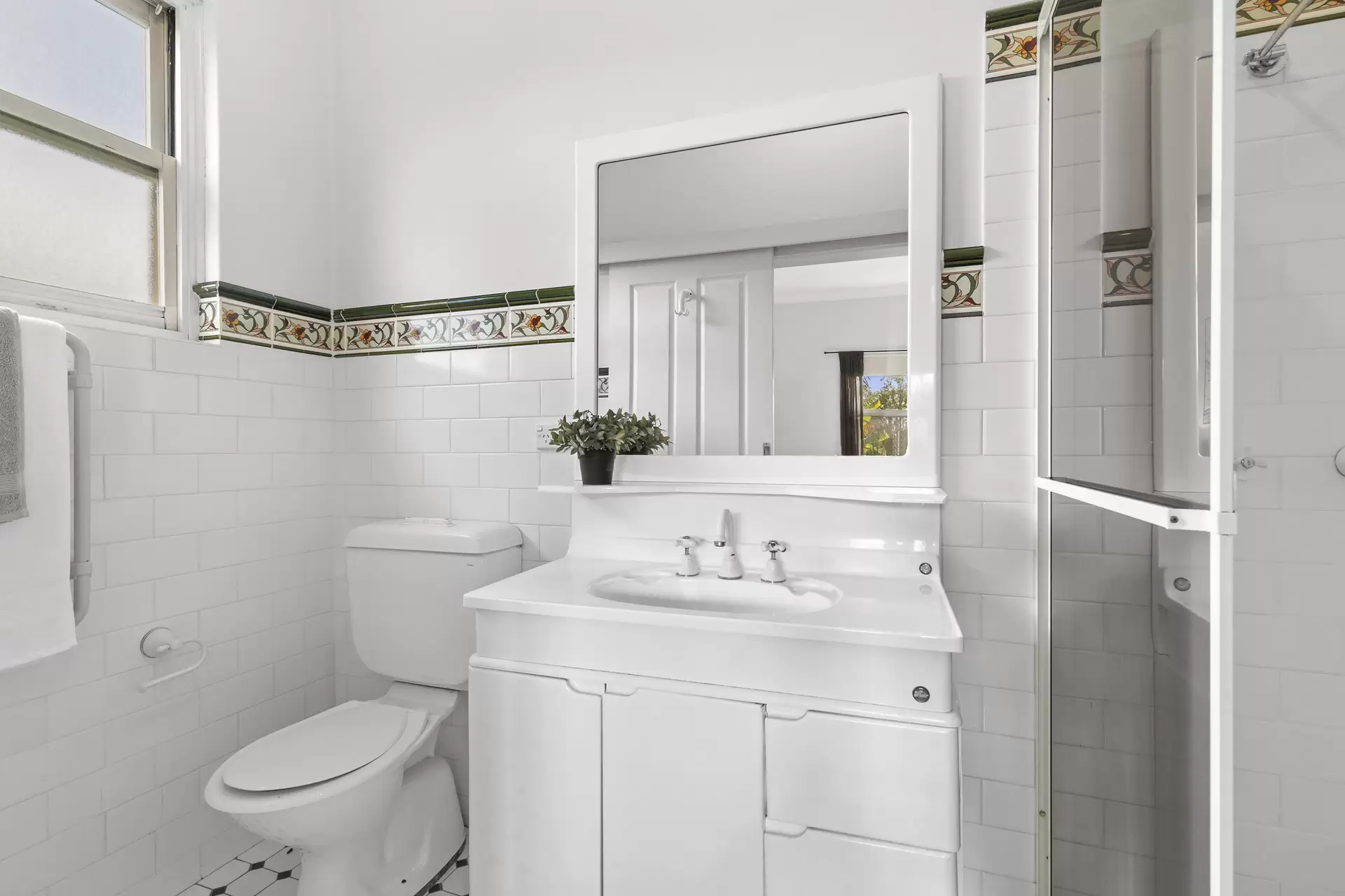 Chatswood Leased by Shead Property - image 1