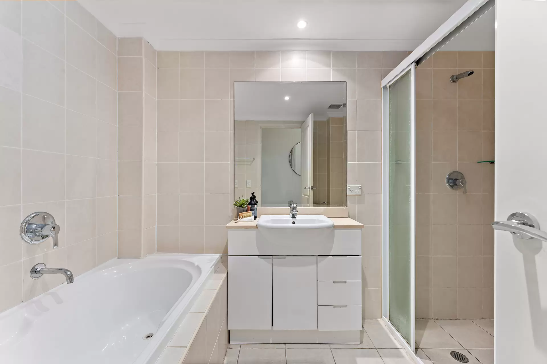 North Willoughby Leased by Shead Property - image 1