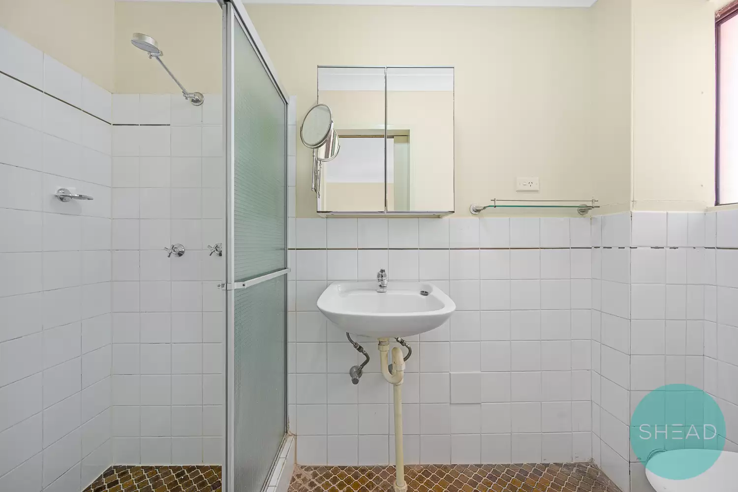 Willoughby Leased by Shead Property - image 1