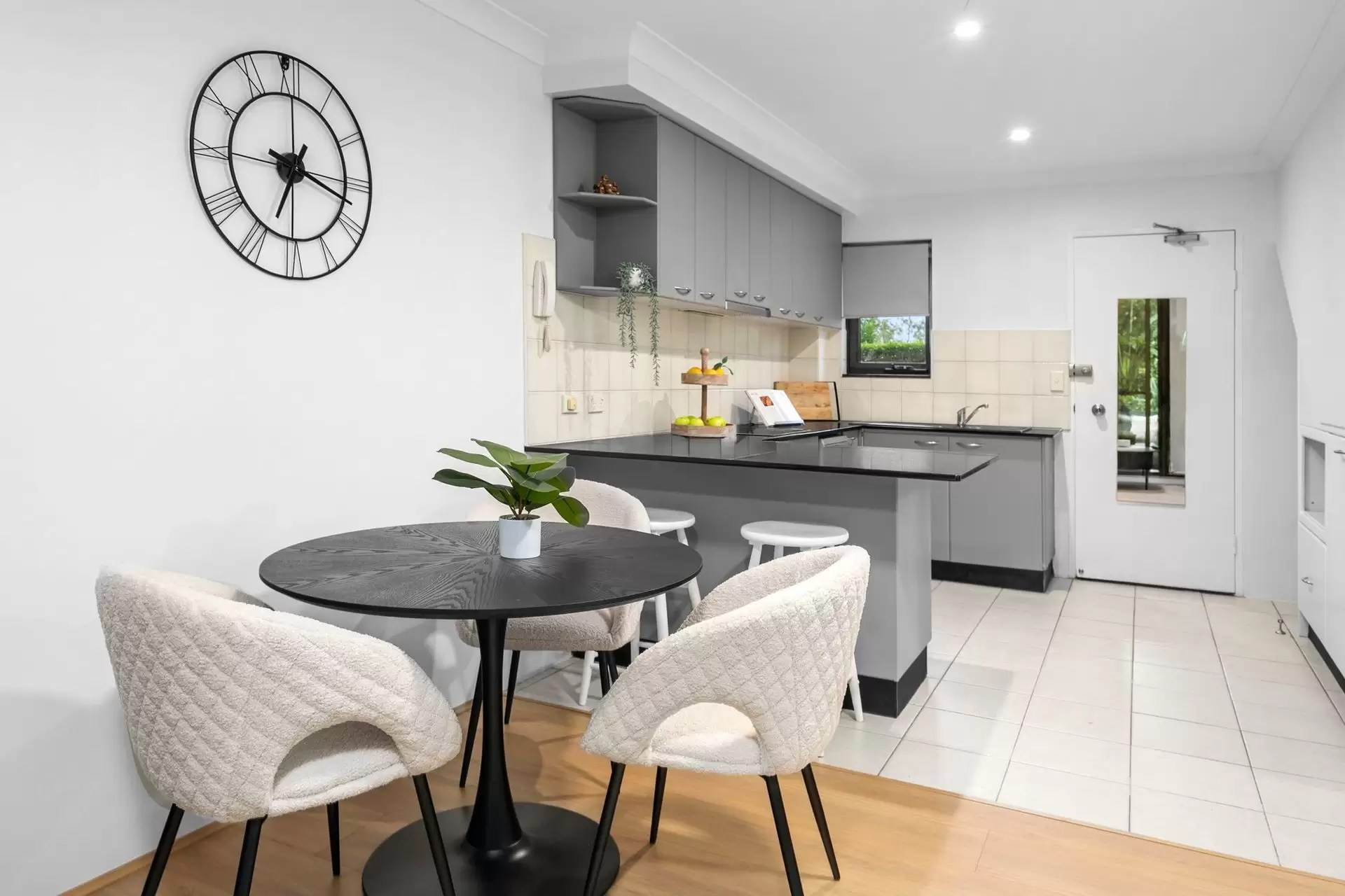 22/5-17 Pacific Highway, Roseville Sold by Shead Property - image 1