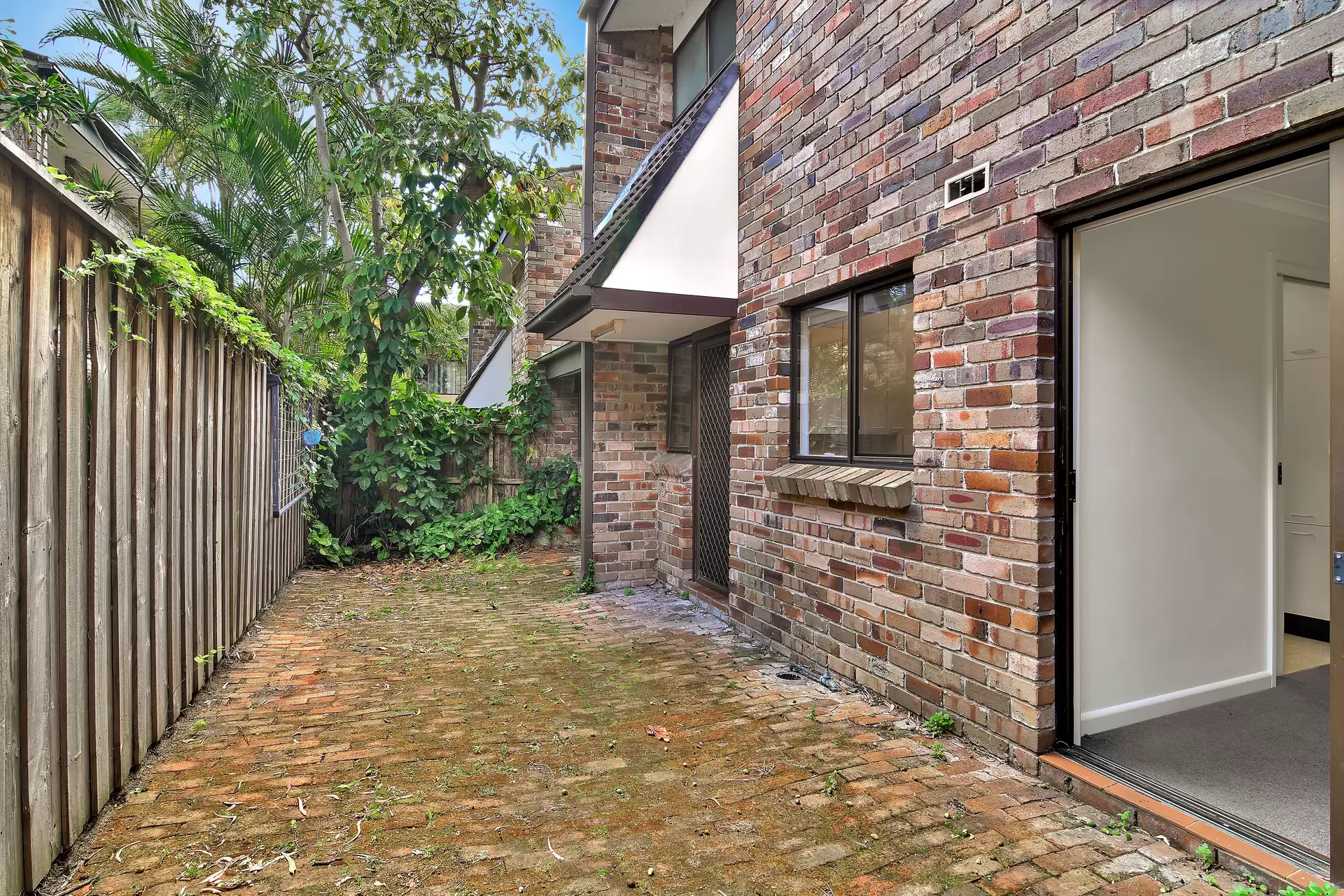 Camperdown Leased by Shead Property - image 1