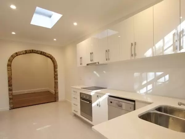 Glebe Leased by Shead Property - image 1