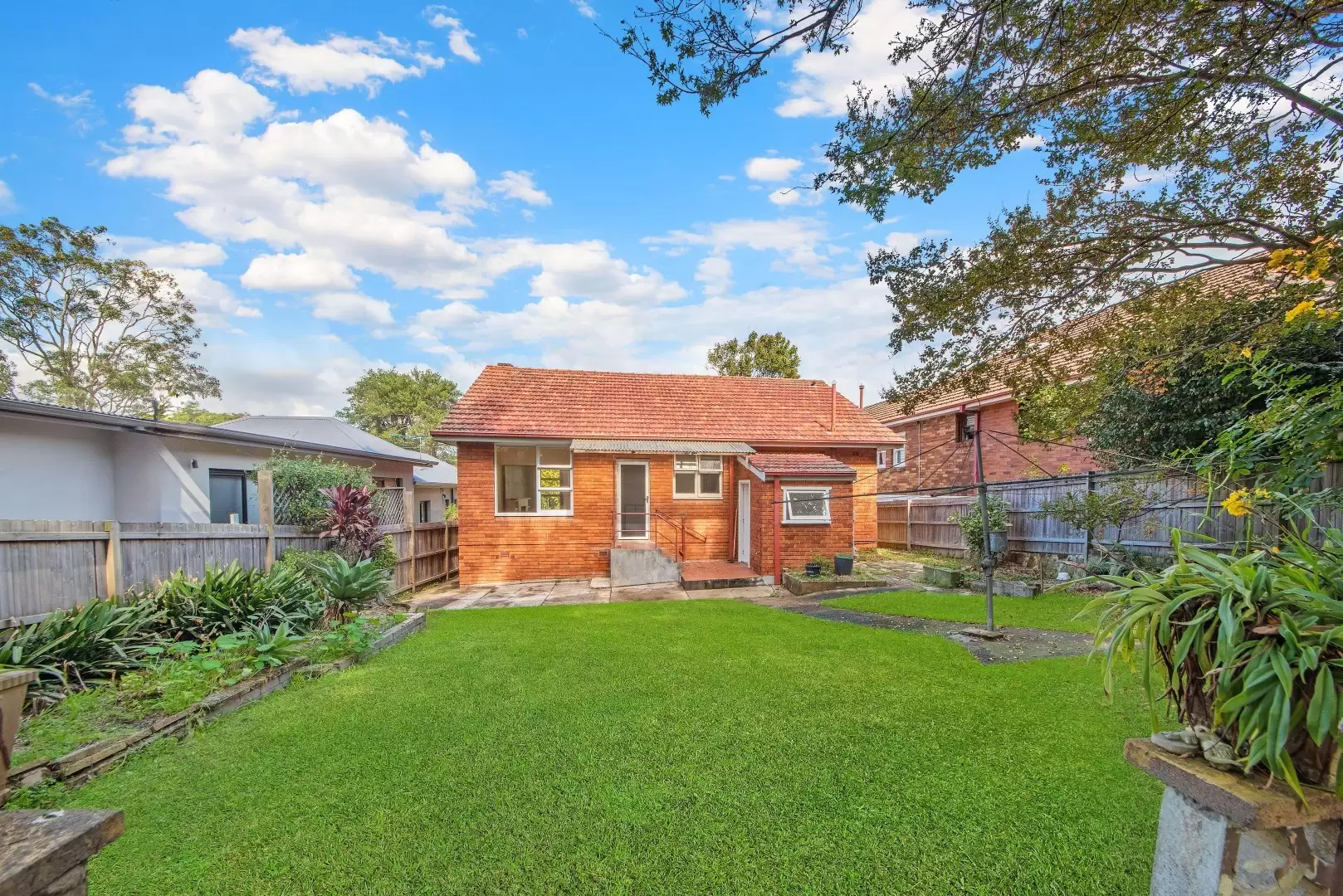 Riverview Leased by Shead Property - image 1