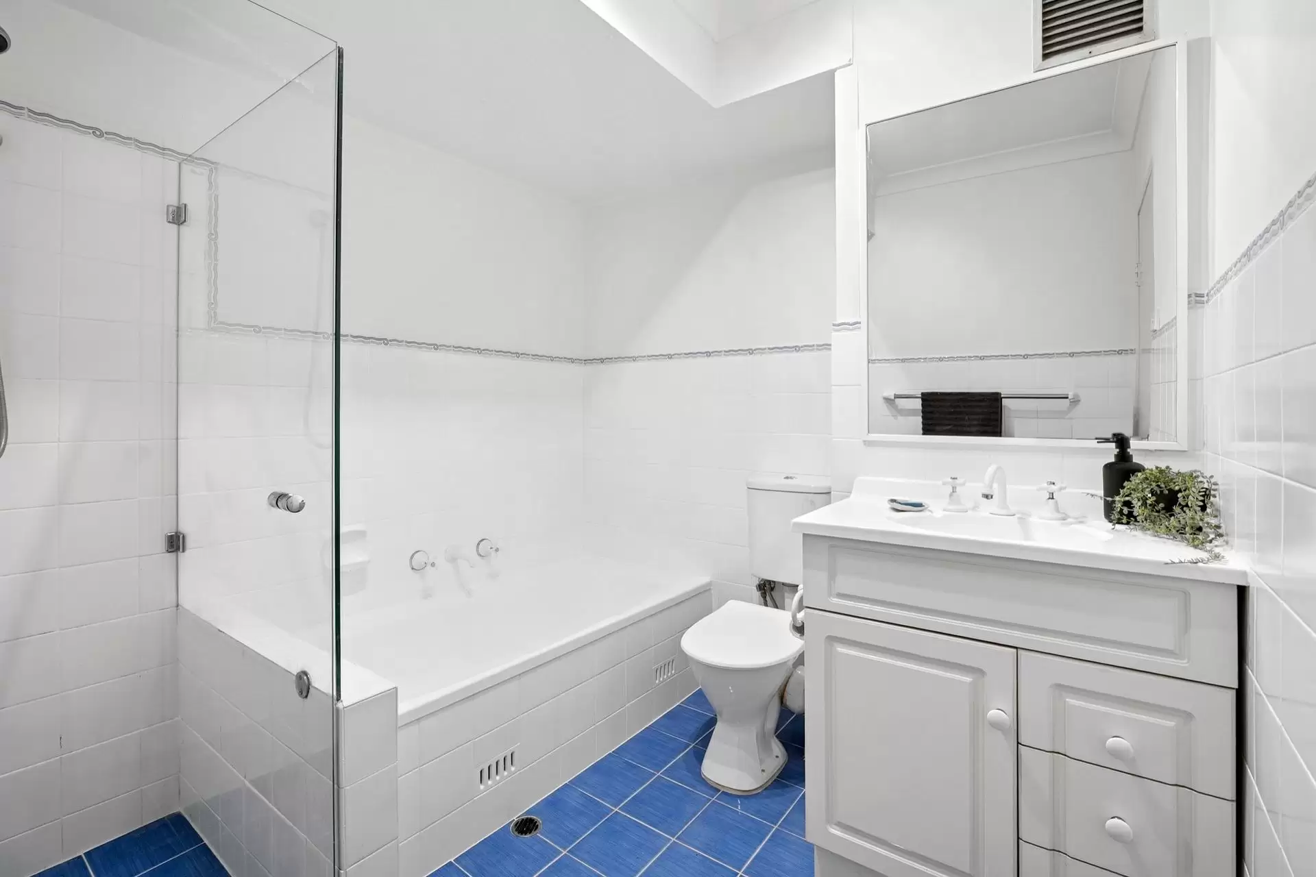 7/5 Broughton Road, Artarmon Sold by Shead Property - image 1