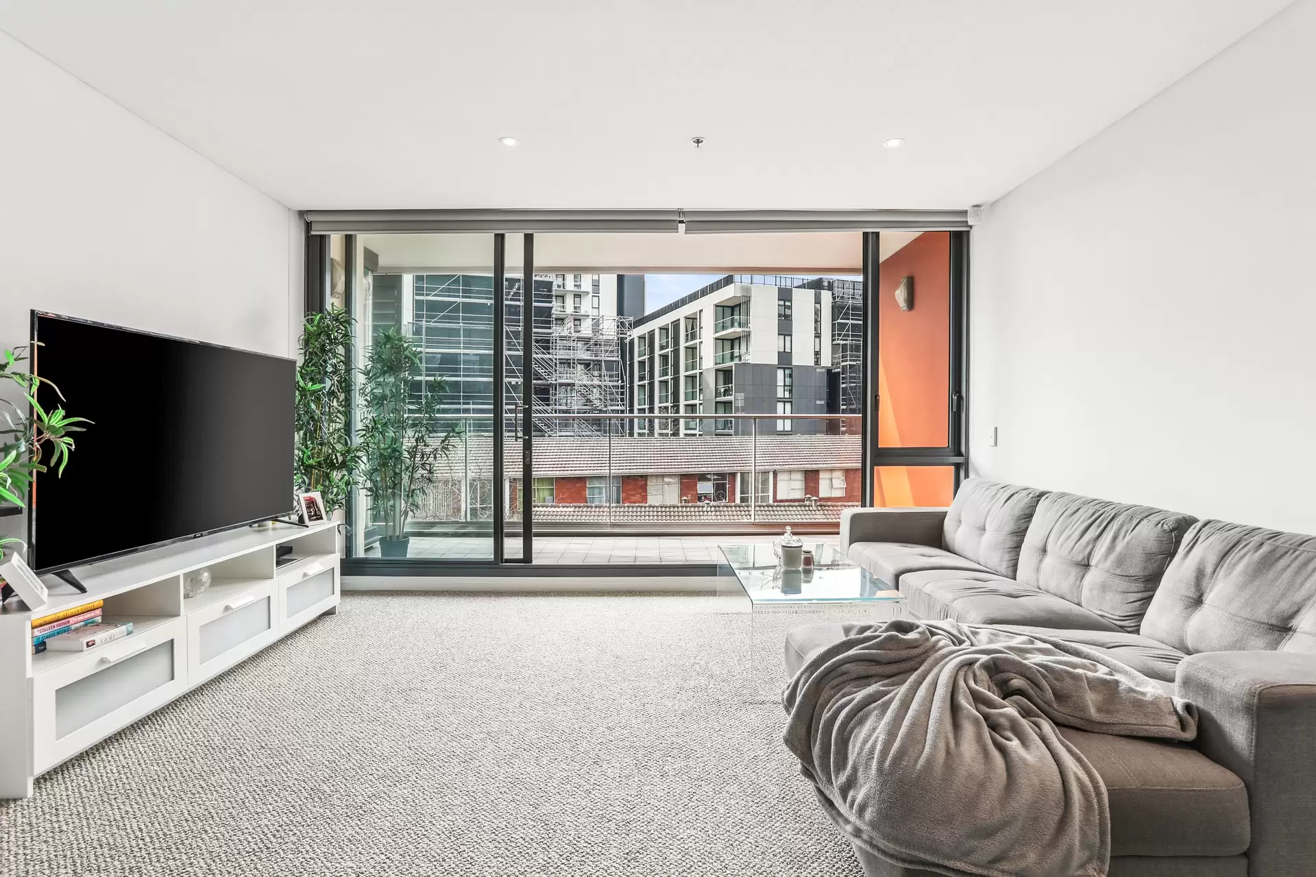 302/1 Cambridge Lane, Chatswood Sold by Shead Property - image 1