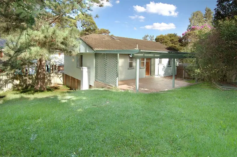 38 Fitzpatrick Avenue East, Frenchs Forest Sold by Shead Property - image 1