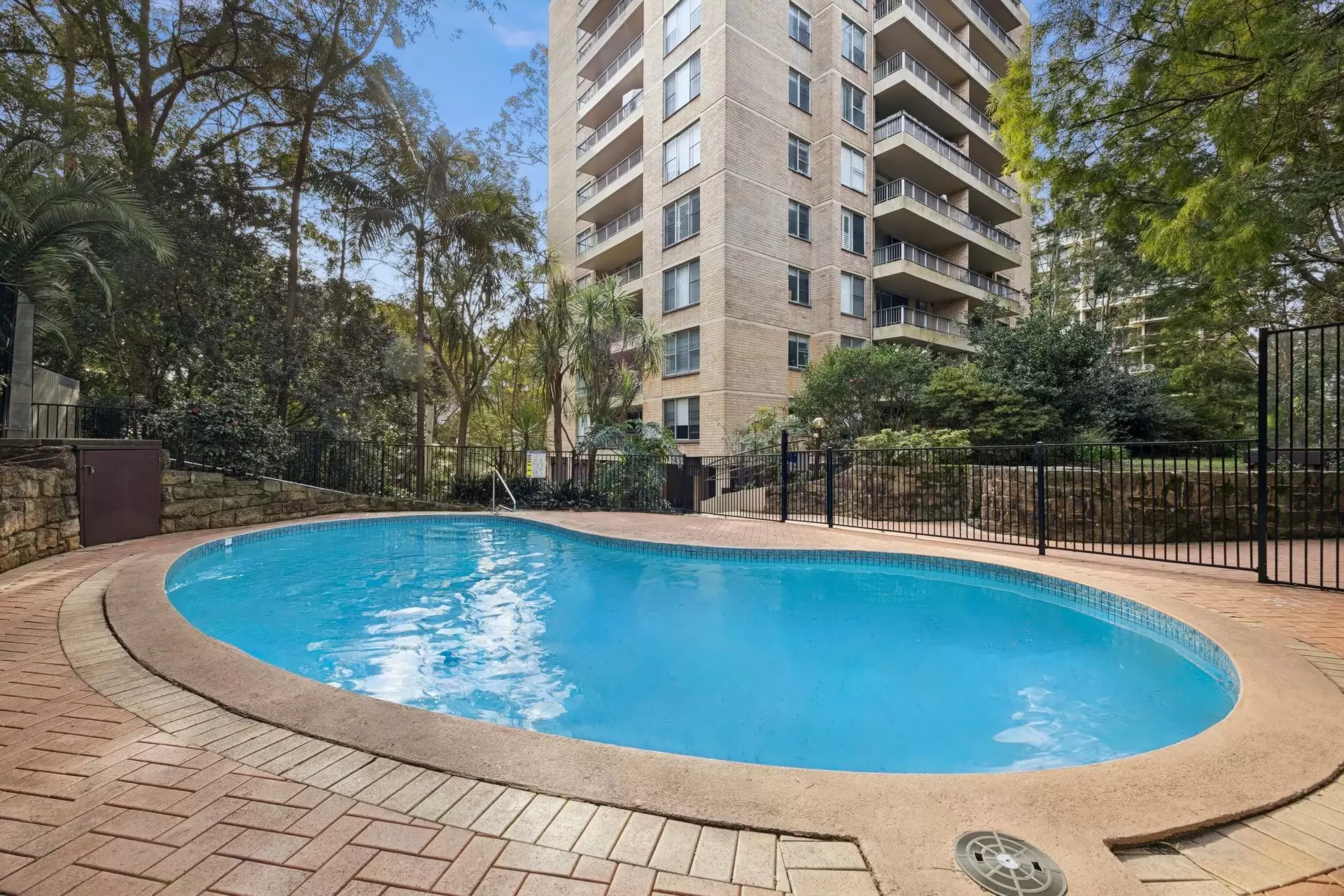 102/4 Francis Road, Artarmon Sold by Shead Property - image 1